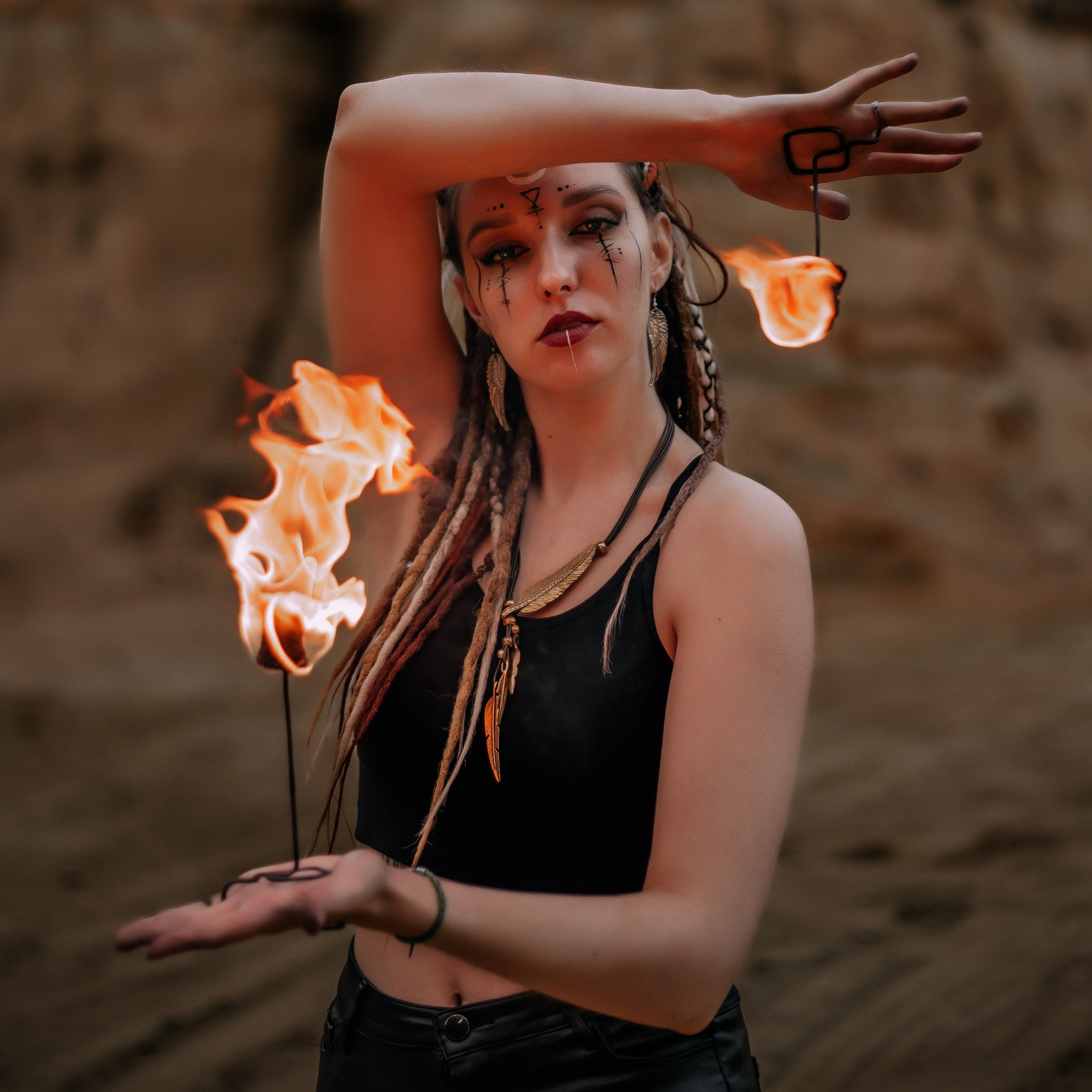 Марина. Фотосессия с фаерами.