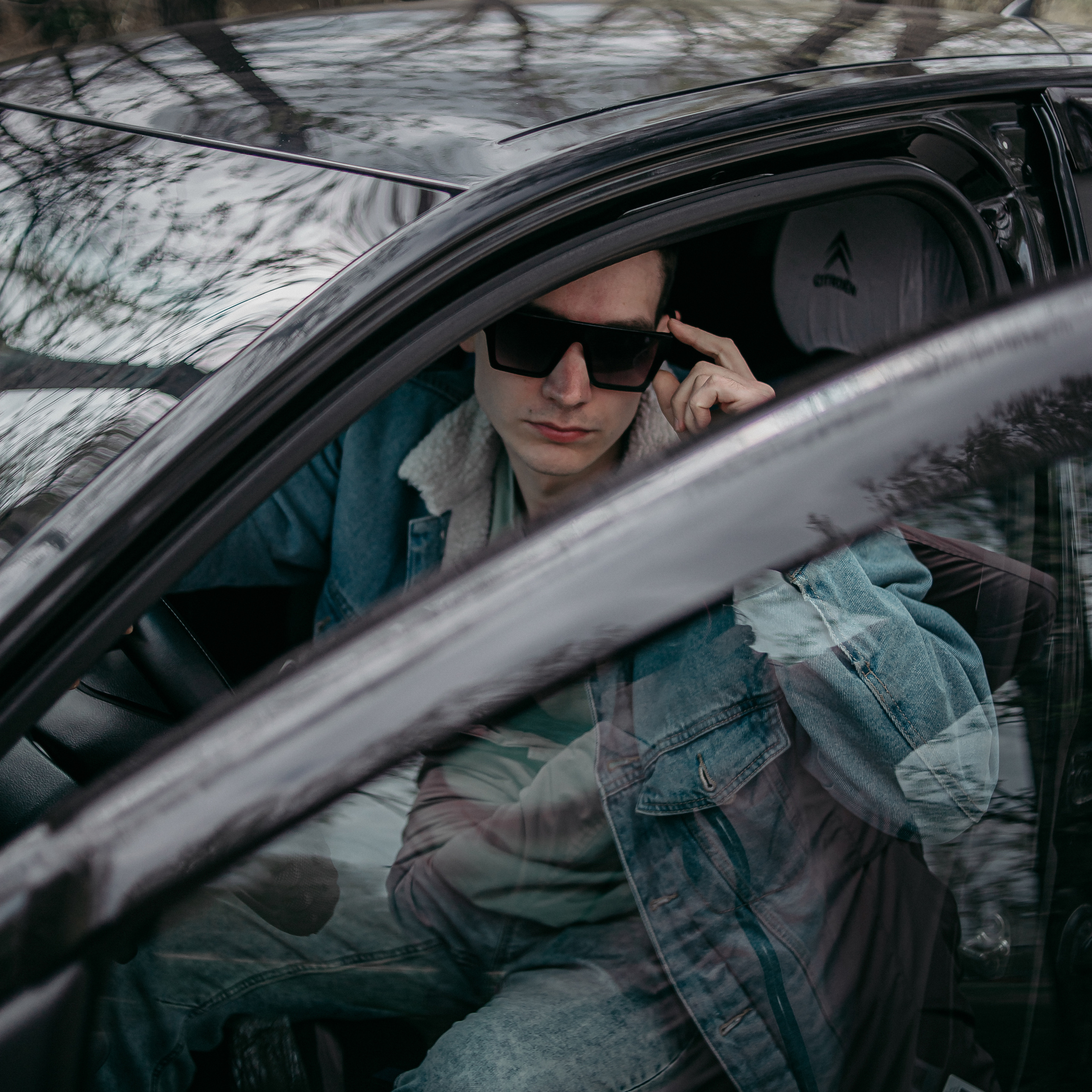 Евгений. Съёмка с автомобилем