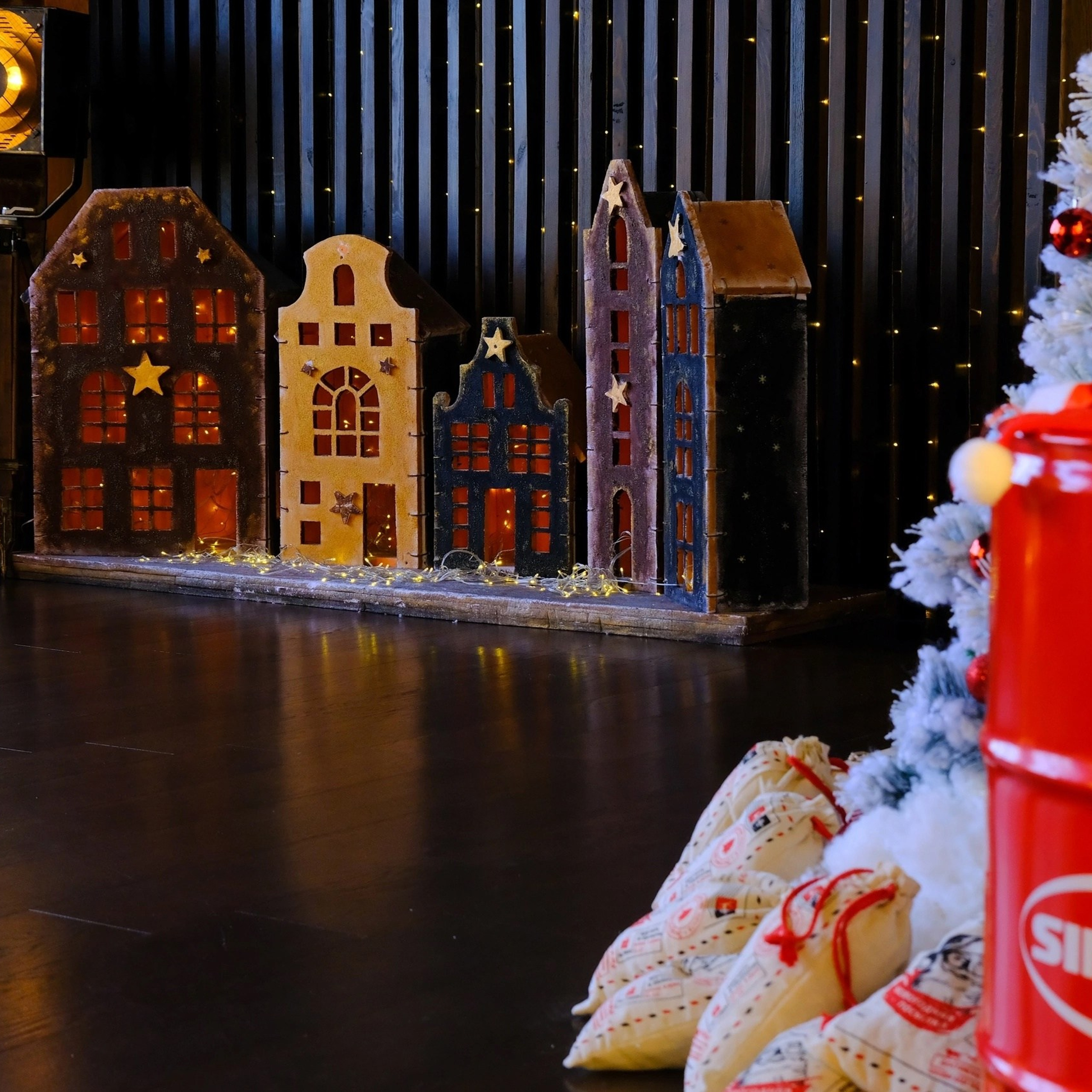 Фотостудии Красноярска. Актуальный декор в декабре 2024. Фотограф Регина Крикунова г. Красноярск