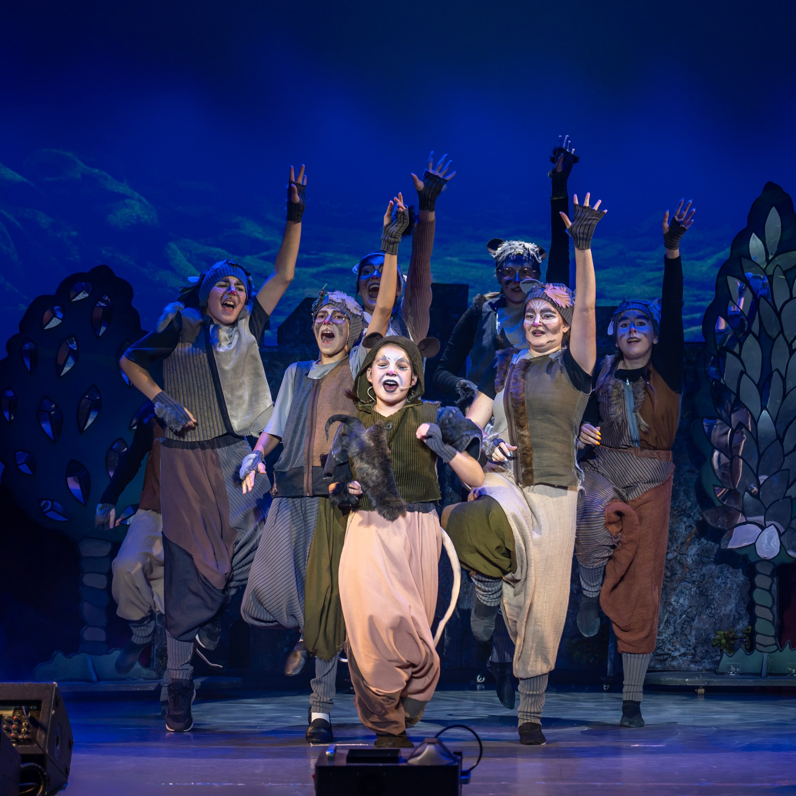 Отчетный спектакль Детской театральной лаборатории в лагере Литвиново