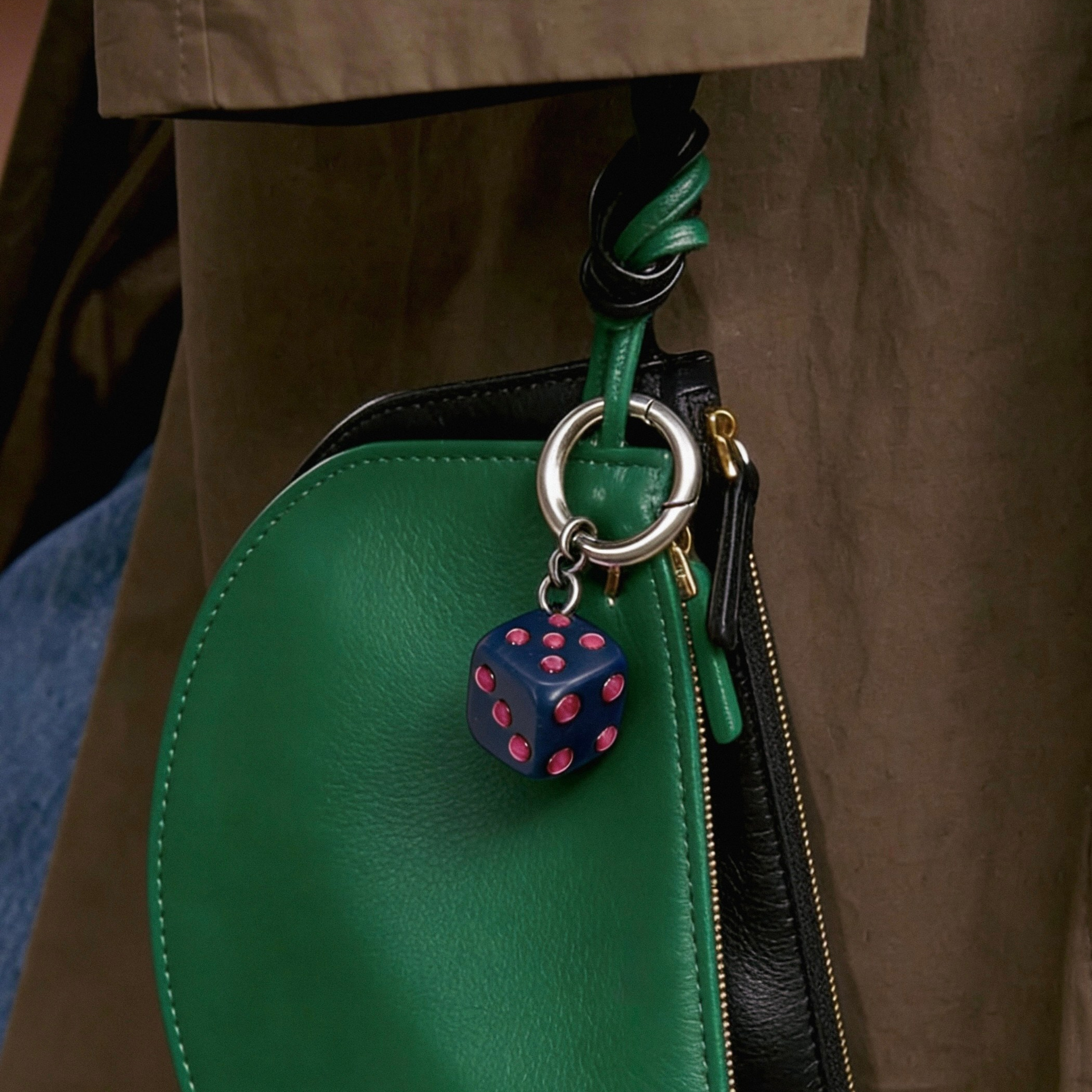 Брелок КУБИК. Bloom Bubbles