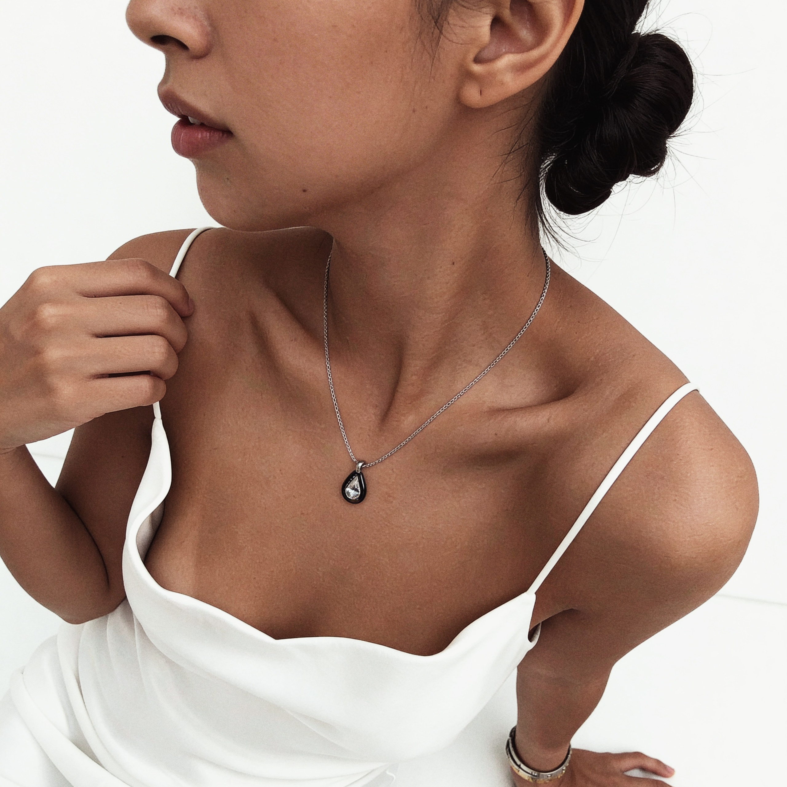 Подвеска КАПЛЯ. Bloom Bubbles