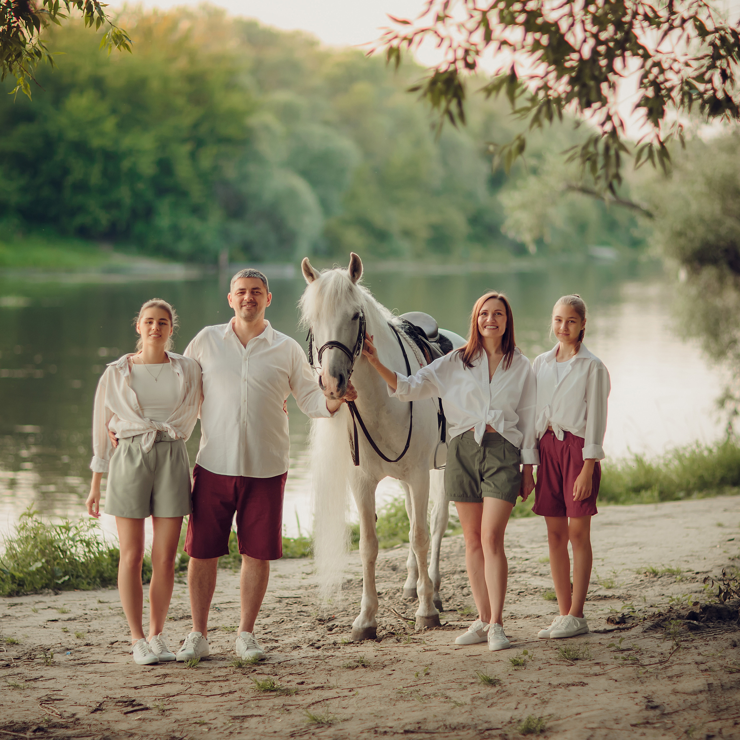 Семейная с лошадью