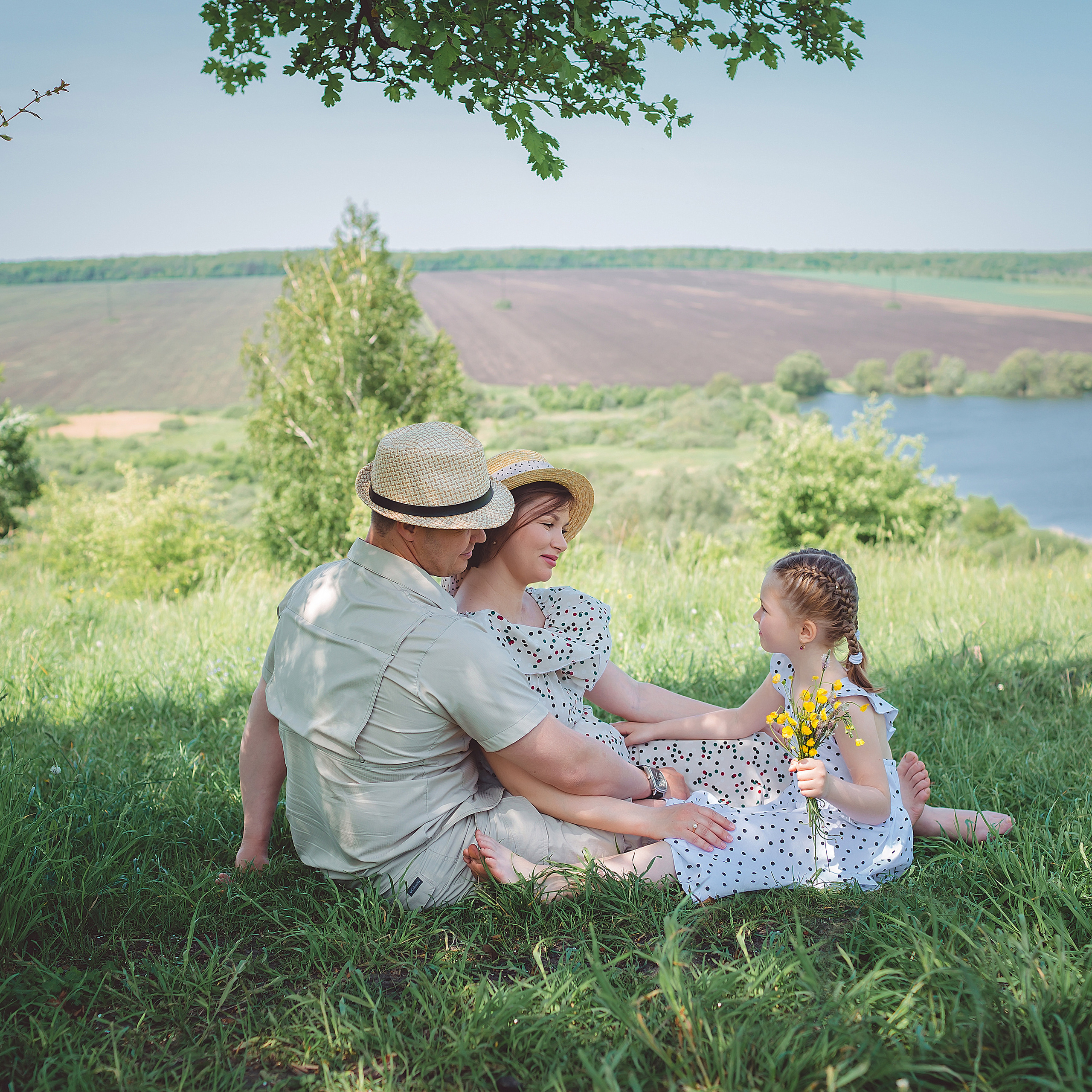 Анна с семьёй_Ветерок