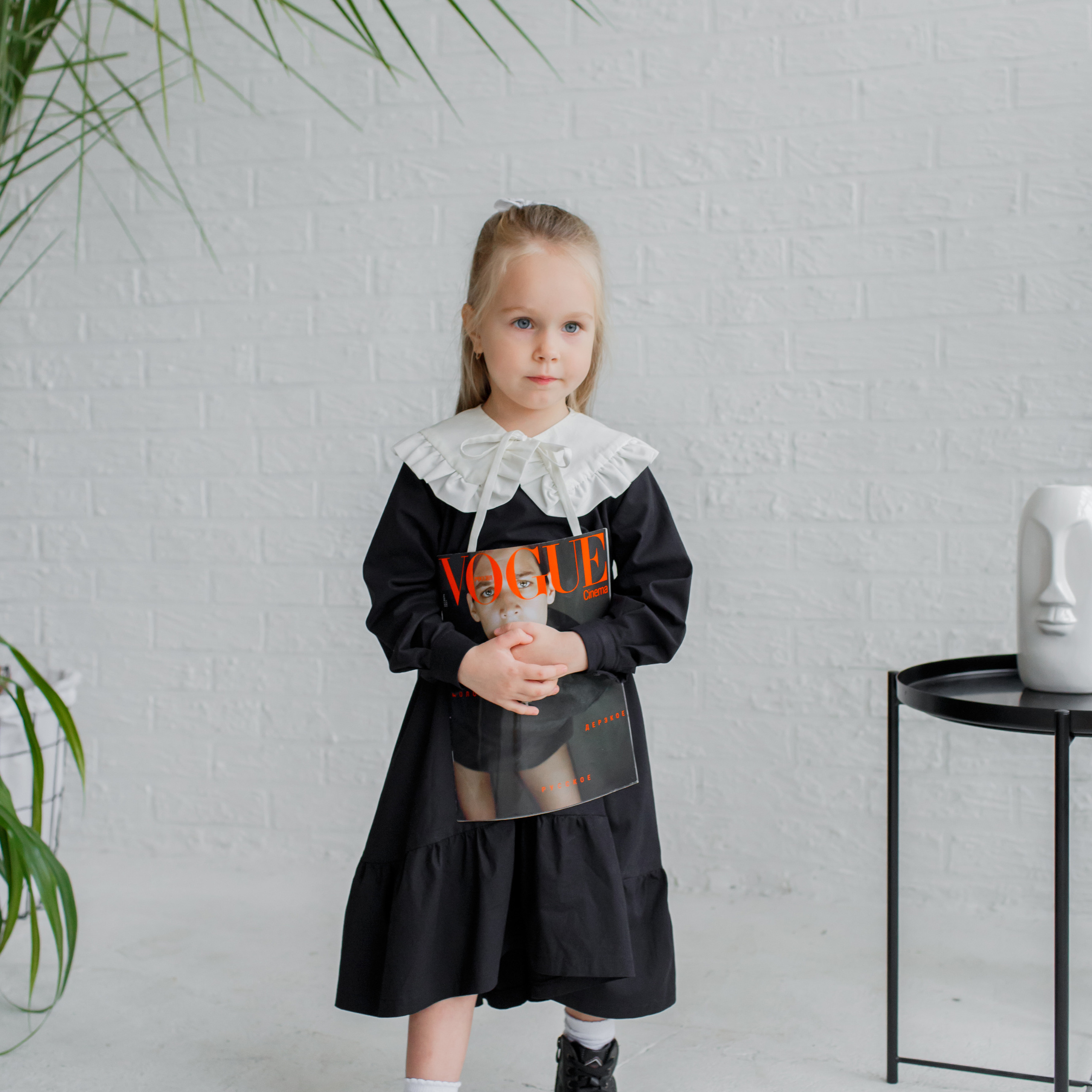 Вероничка в черном платье