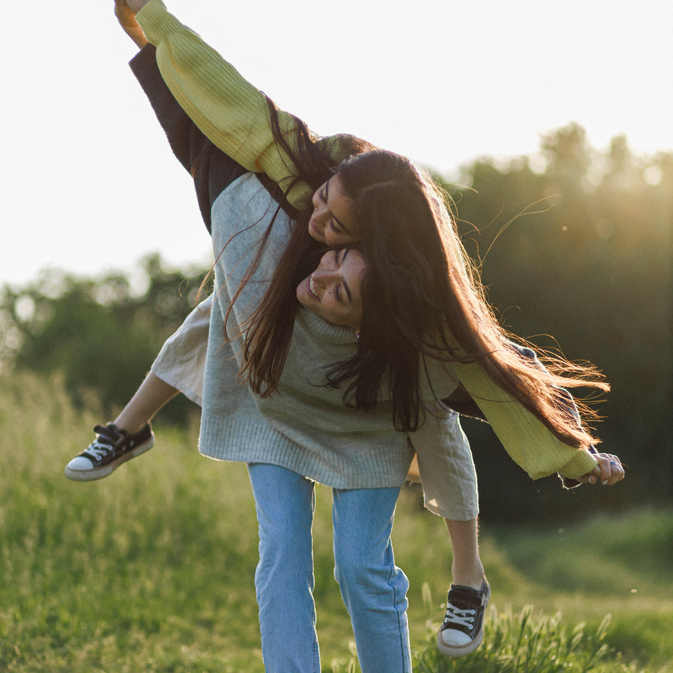 Майская прогулка мамы и дочери Краснодарский край