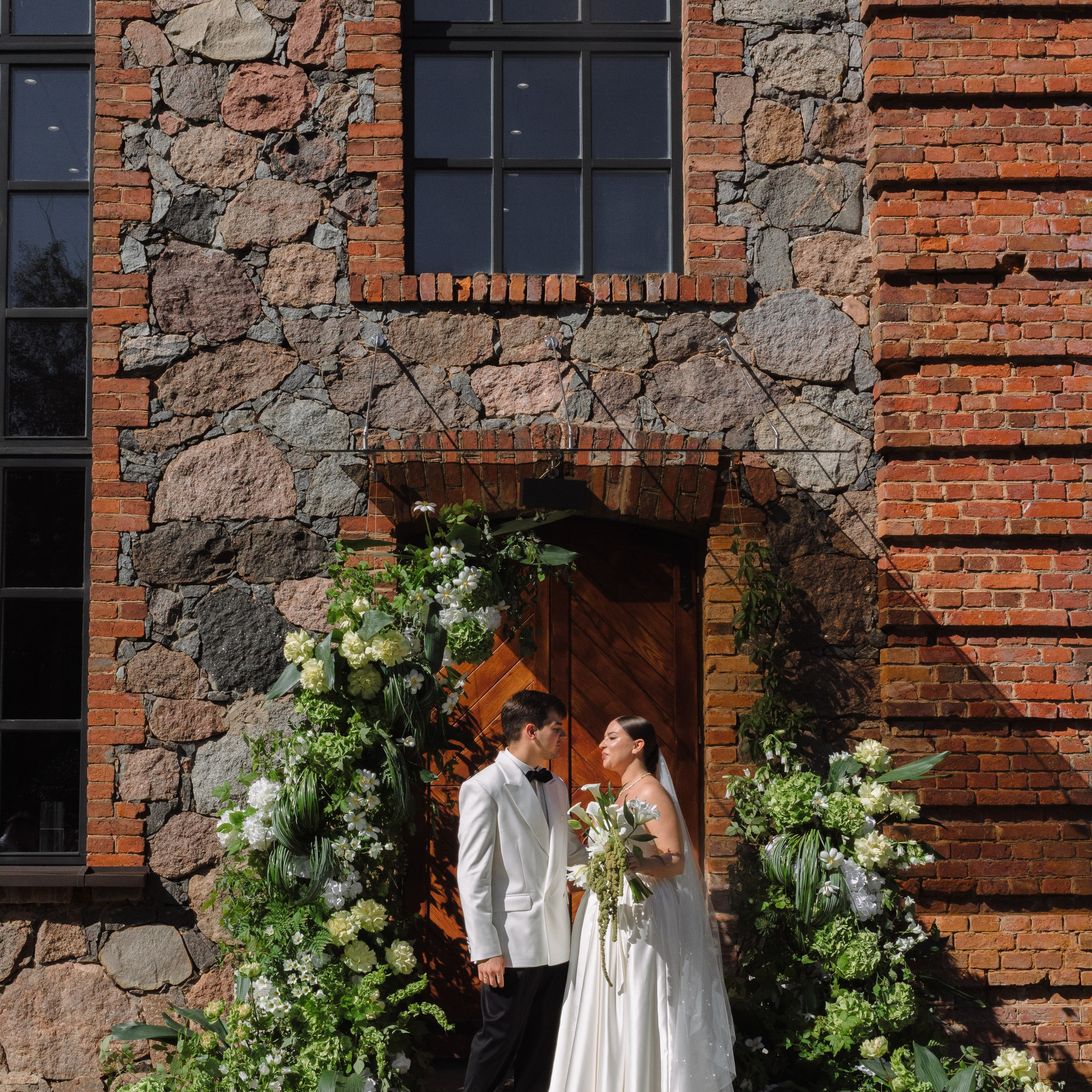 Летняя свадьба в Усадебно-парковом комплексе Богдановичей «Двор Стайки»