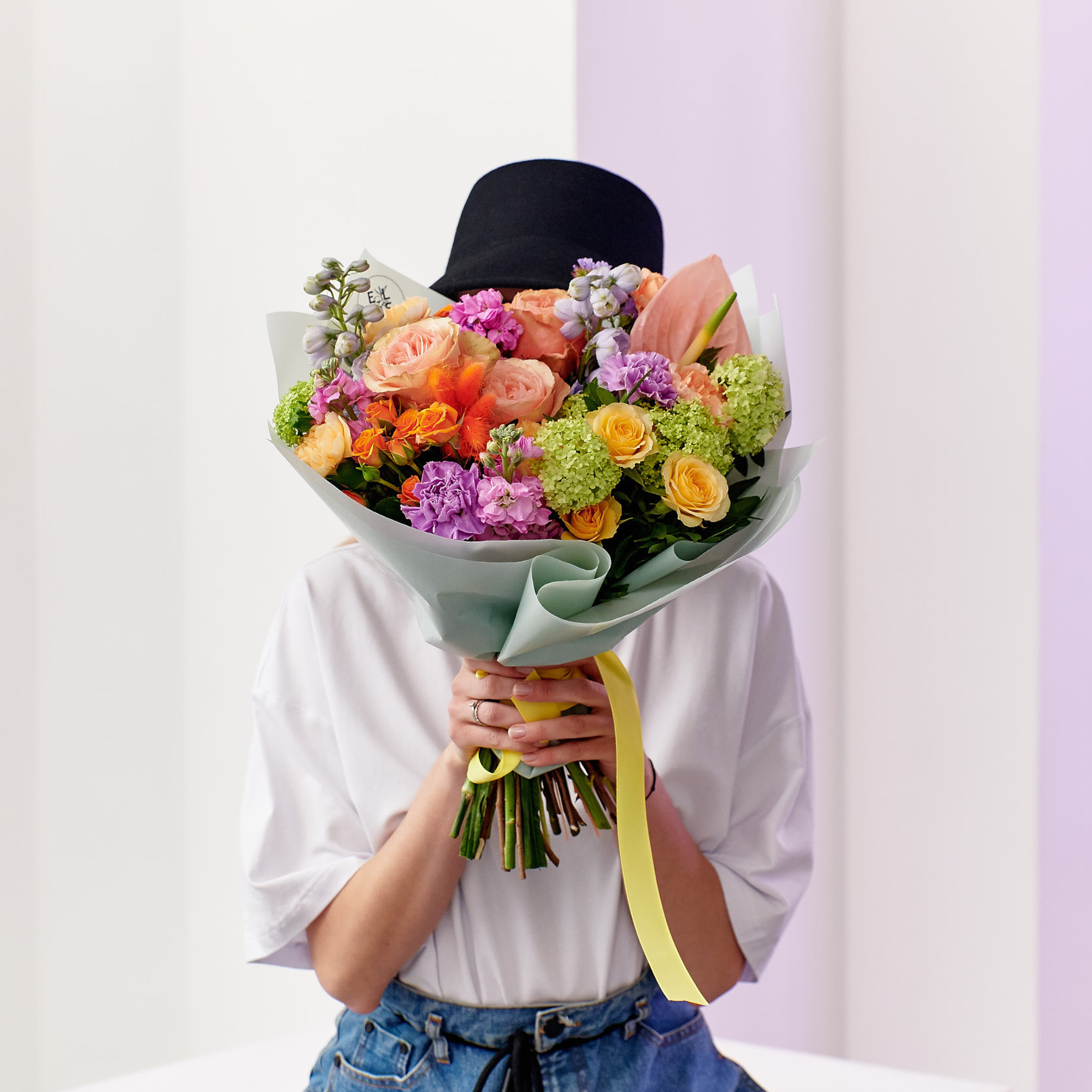 Доставка цветов и сладостей