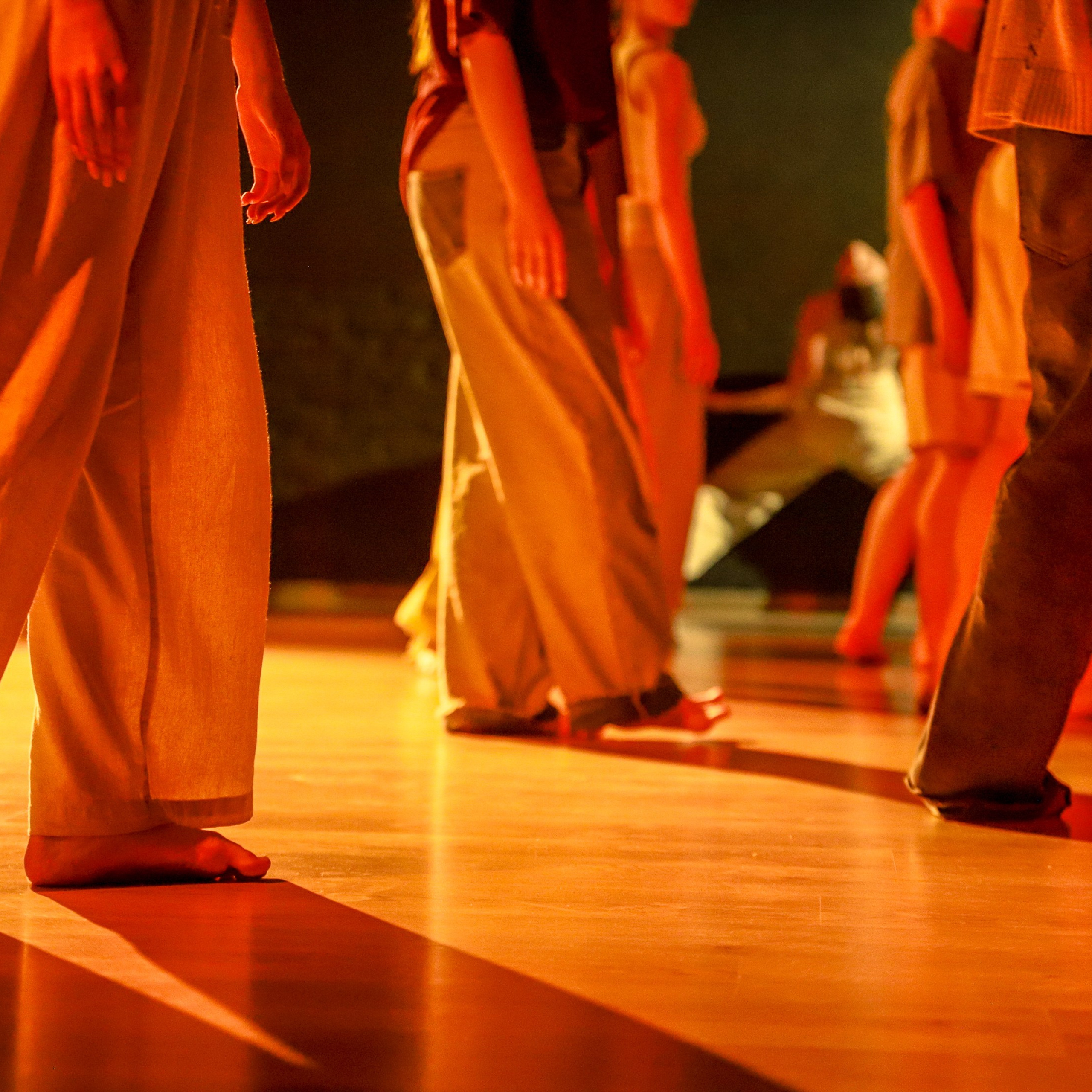 Современный показ Подземка. Небесные ласточки