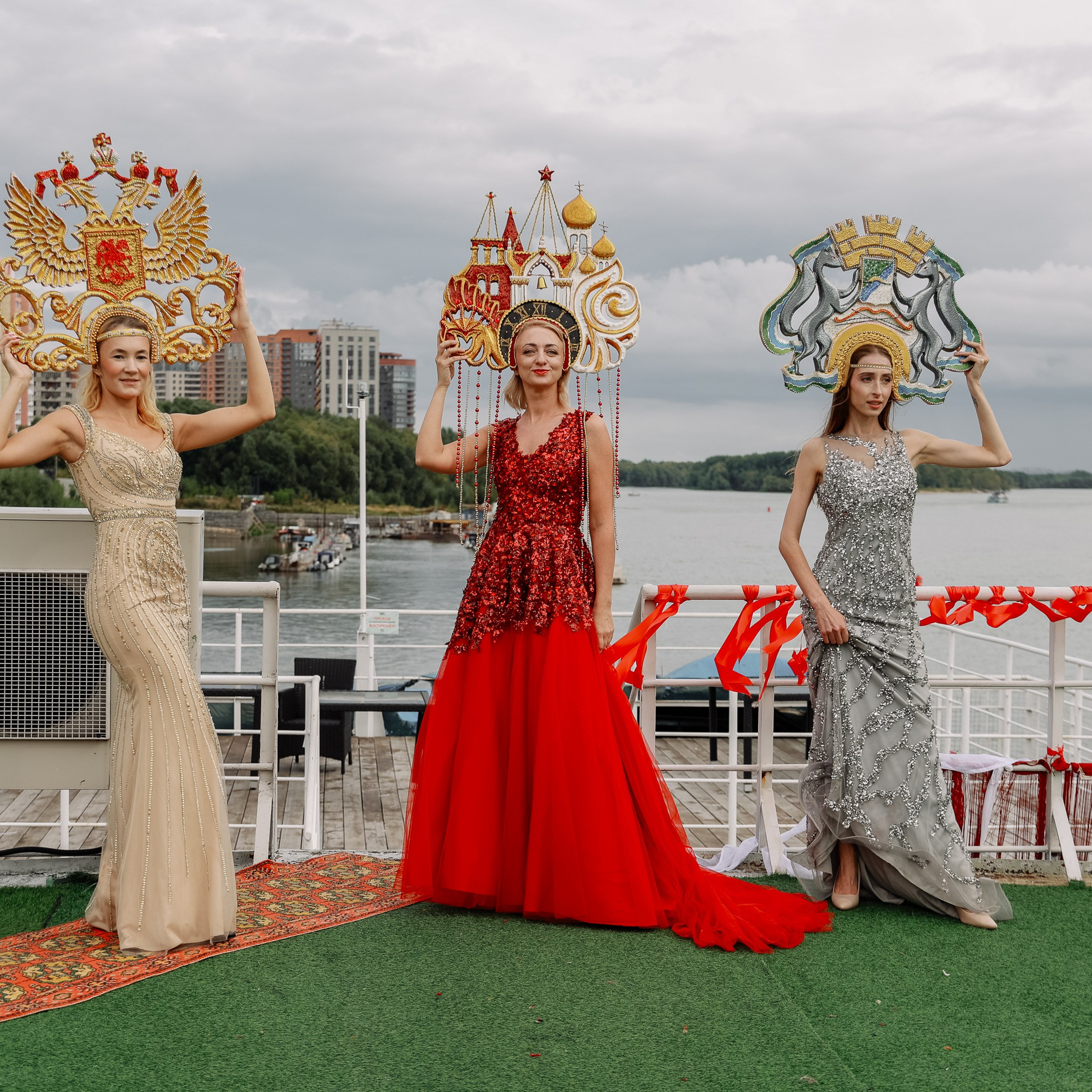 Модный показ «А-ля русс»