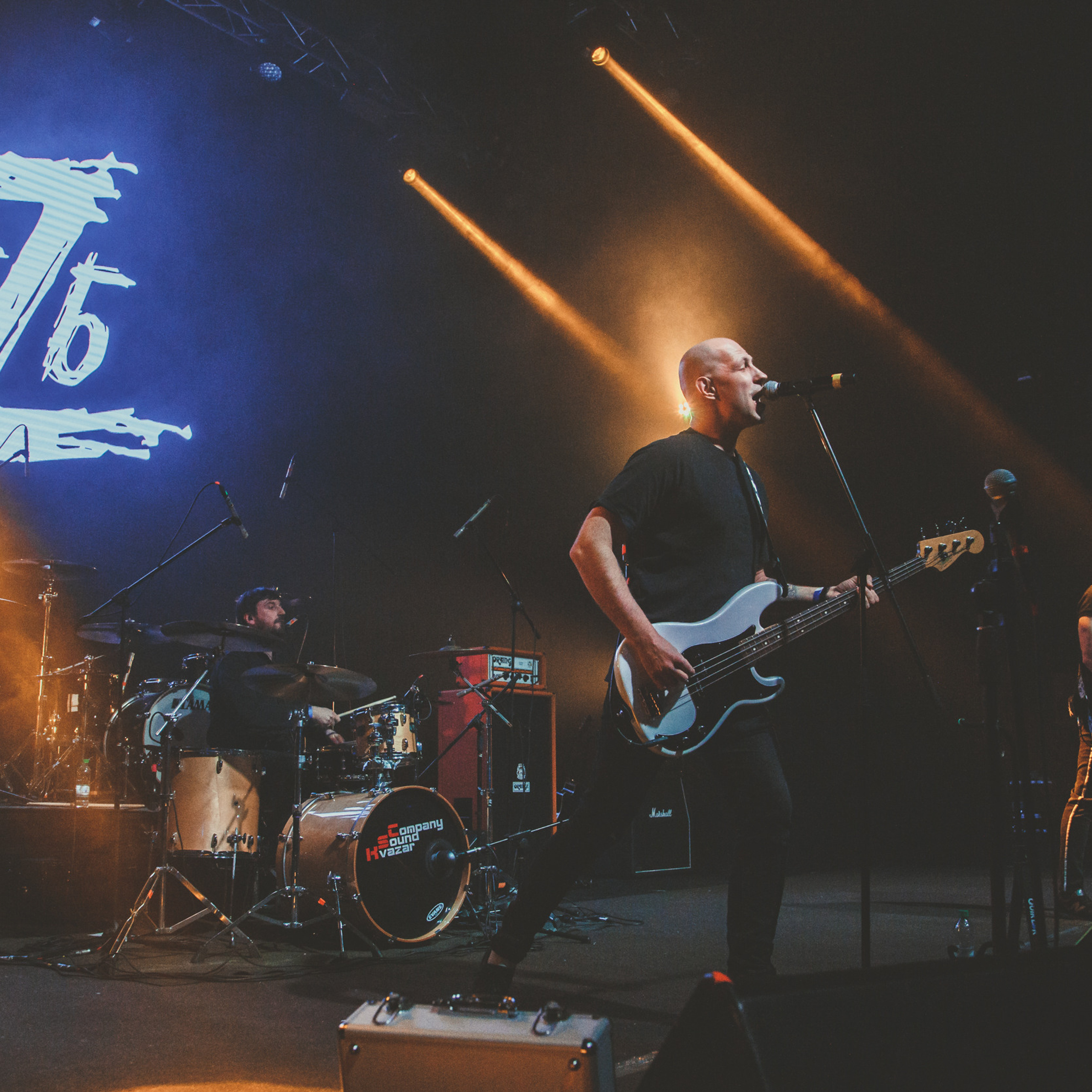 БеZ Б | Гигант Холл