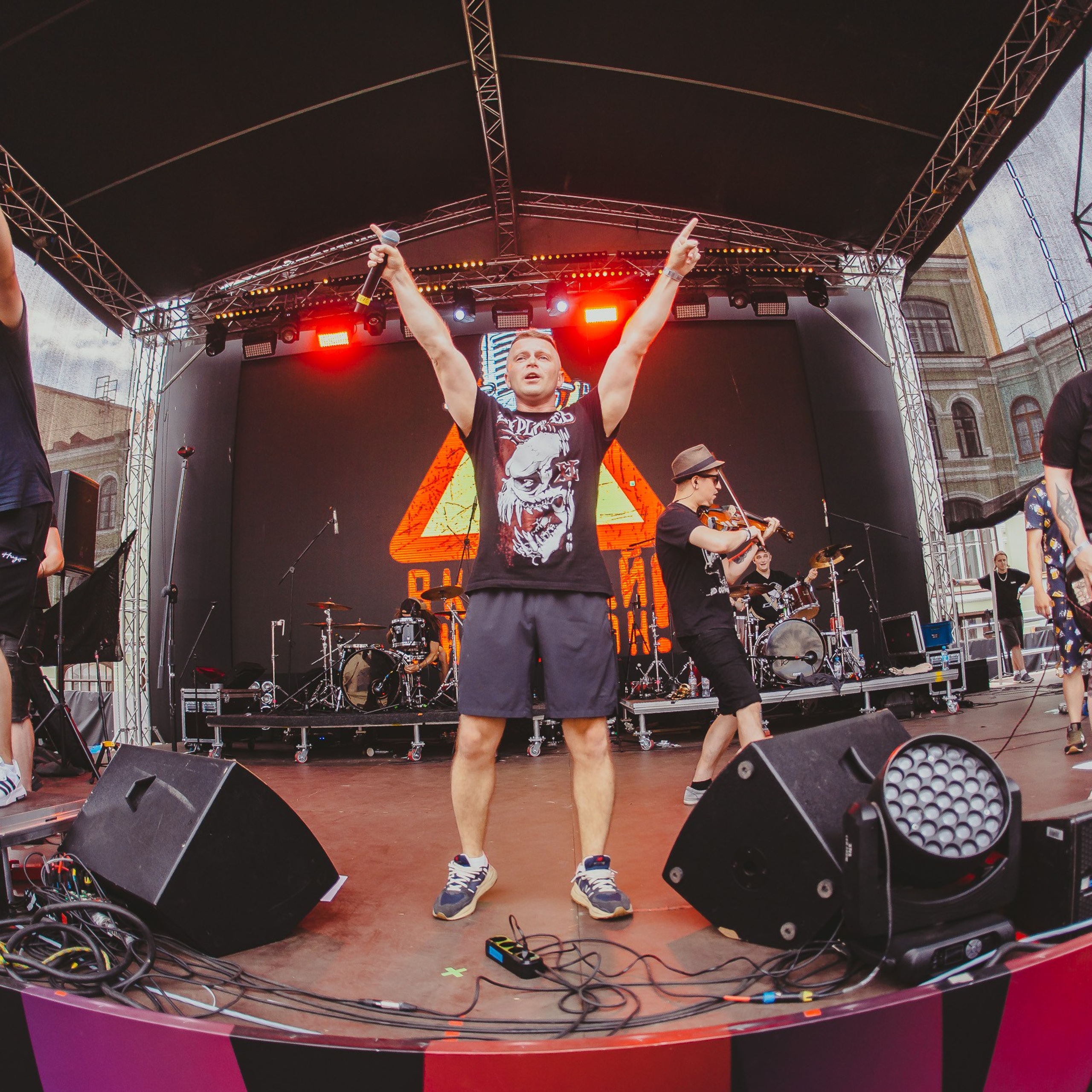 Включай Микрофон! | Панки в городе