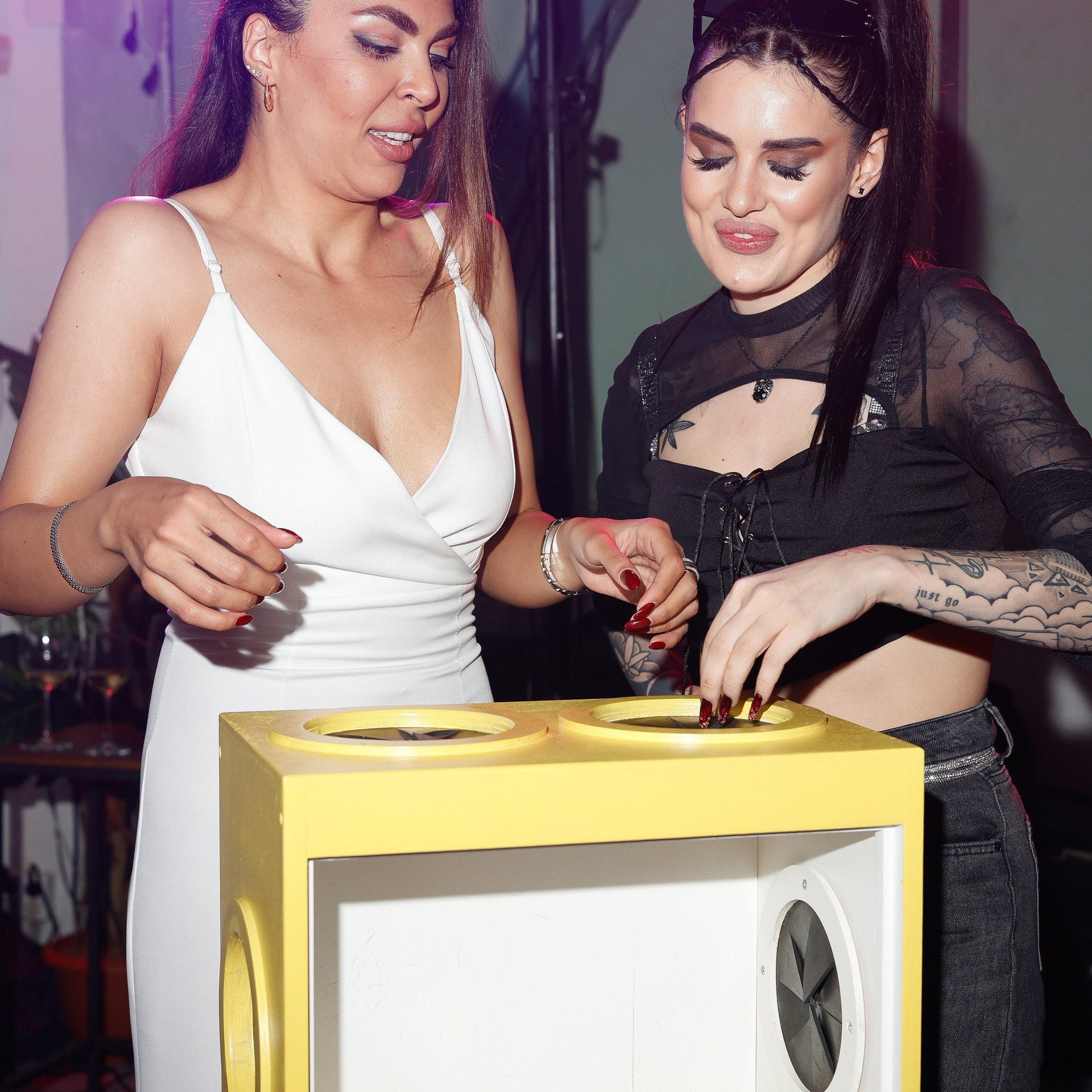 АРТЕМ БЕЛОВ. Nikolskayasecular