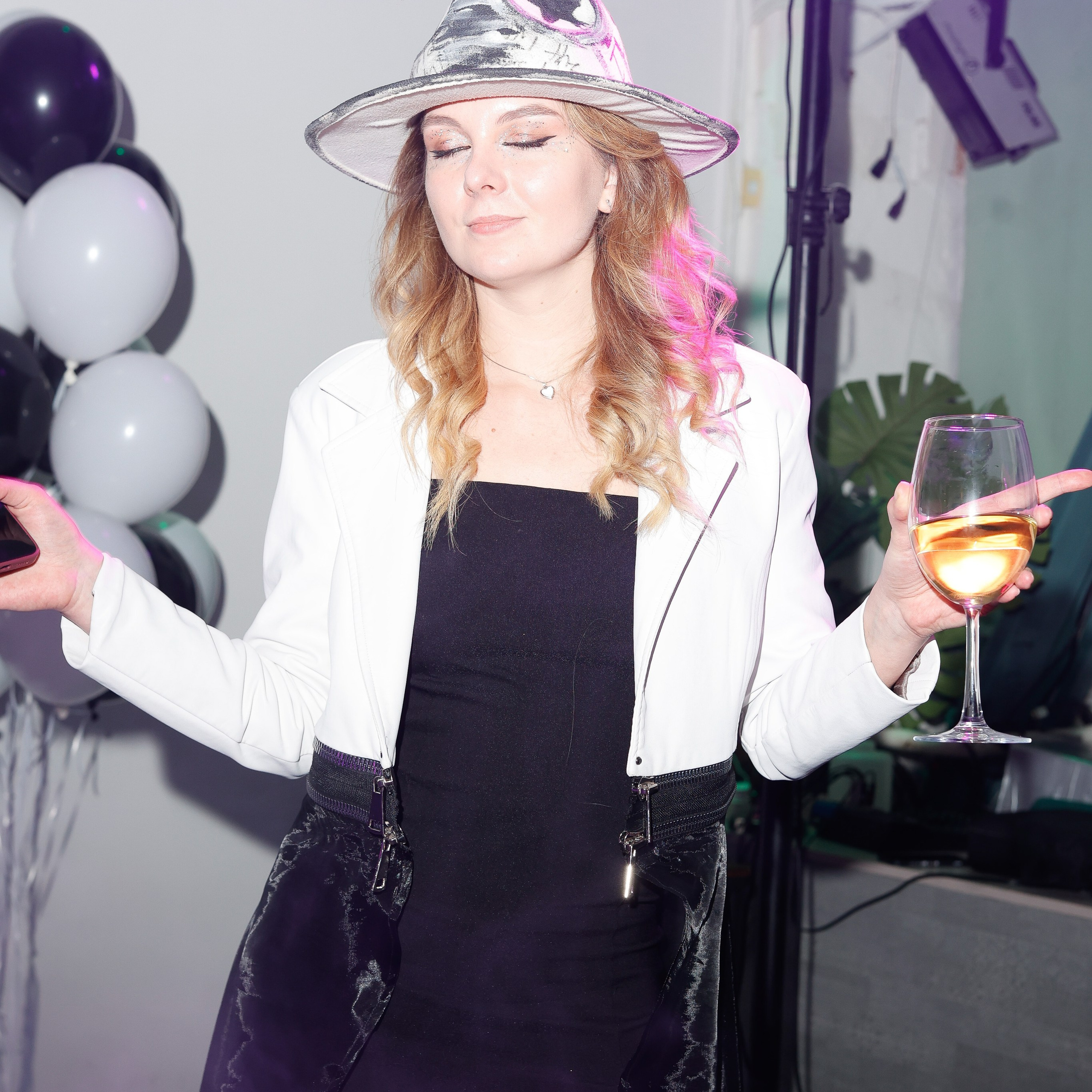 АРТЕМ БЕЛОВ. Nikolskayasecular