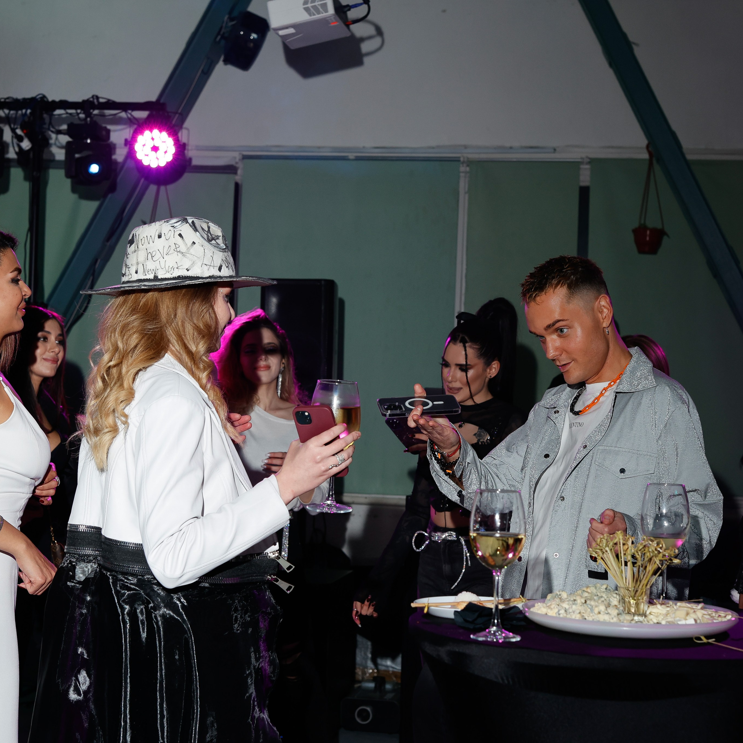 АРТЕМ БЕЛОВ. Nikolskayasecular