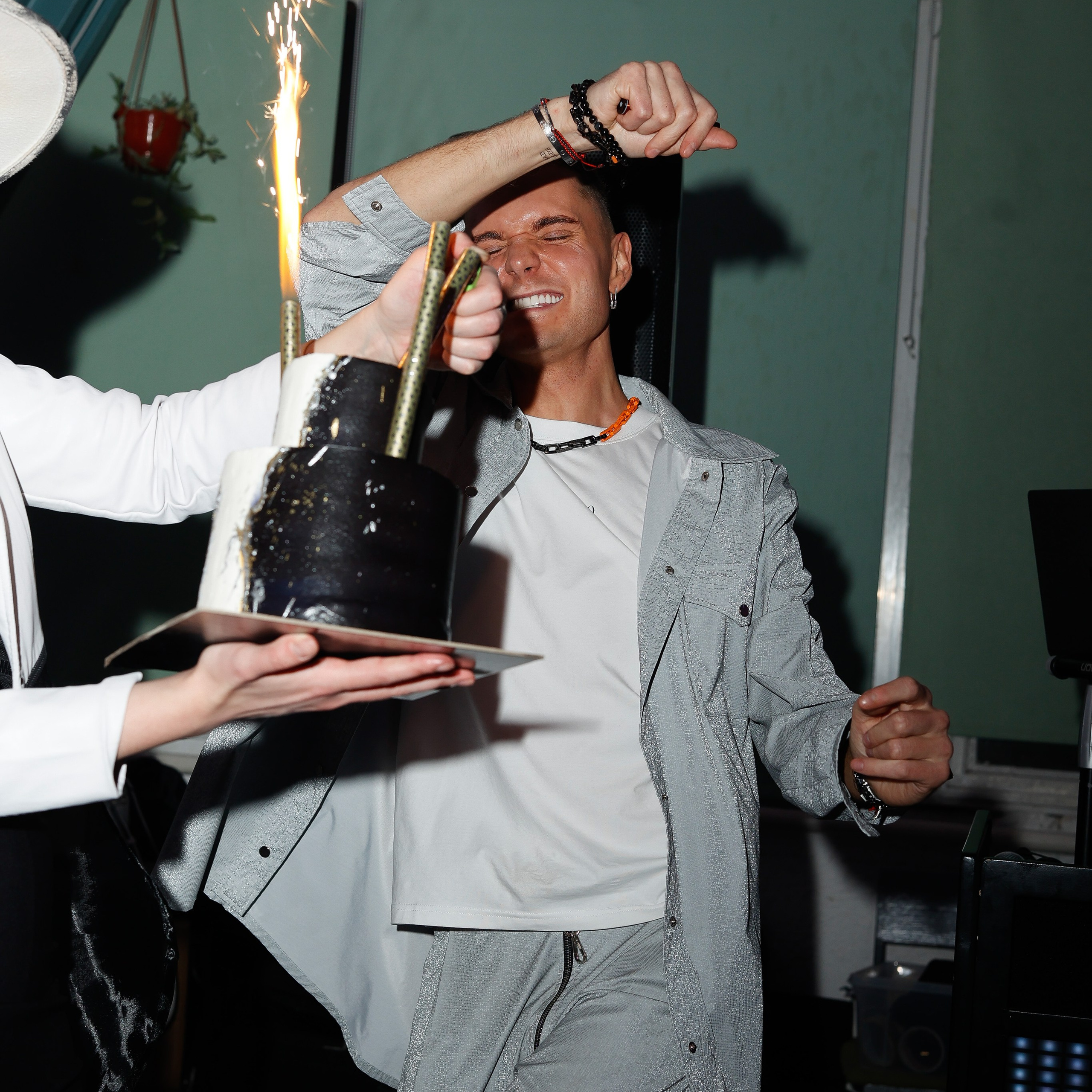 АРТЕМ БЕЛОВ. Nikolskayasecular