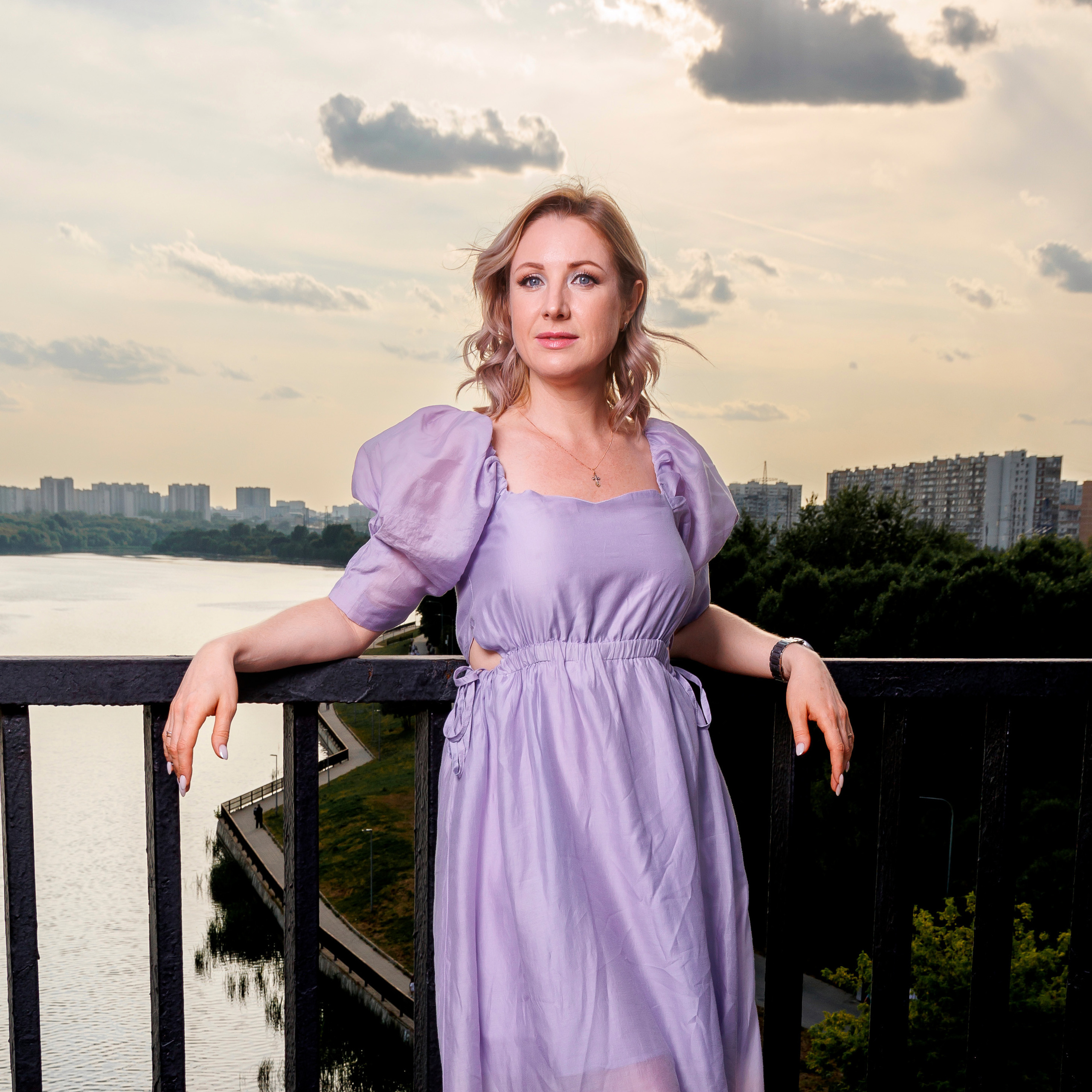 Аня, кафе, закат