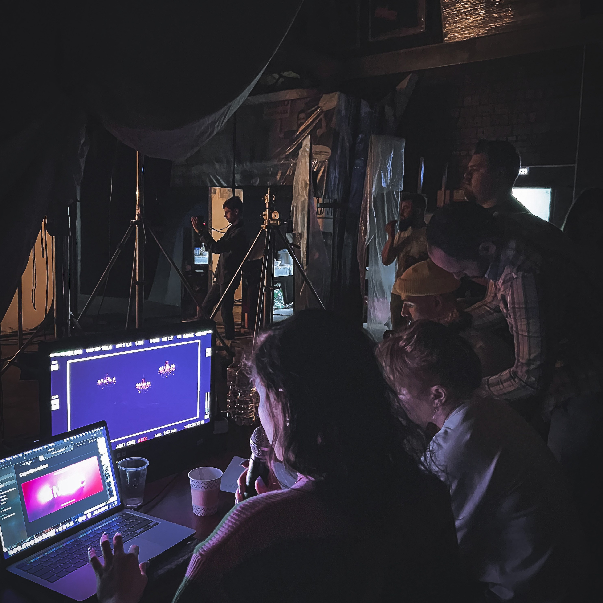 Бэкстейдж со съемок клипа Хатико. Видеомейкер и фотограф Кэтрин.Филм