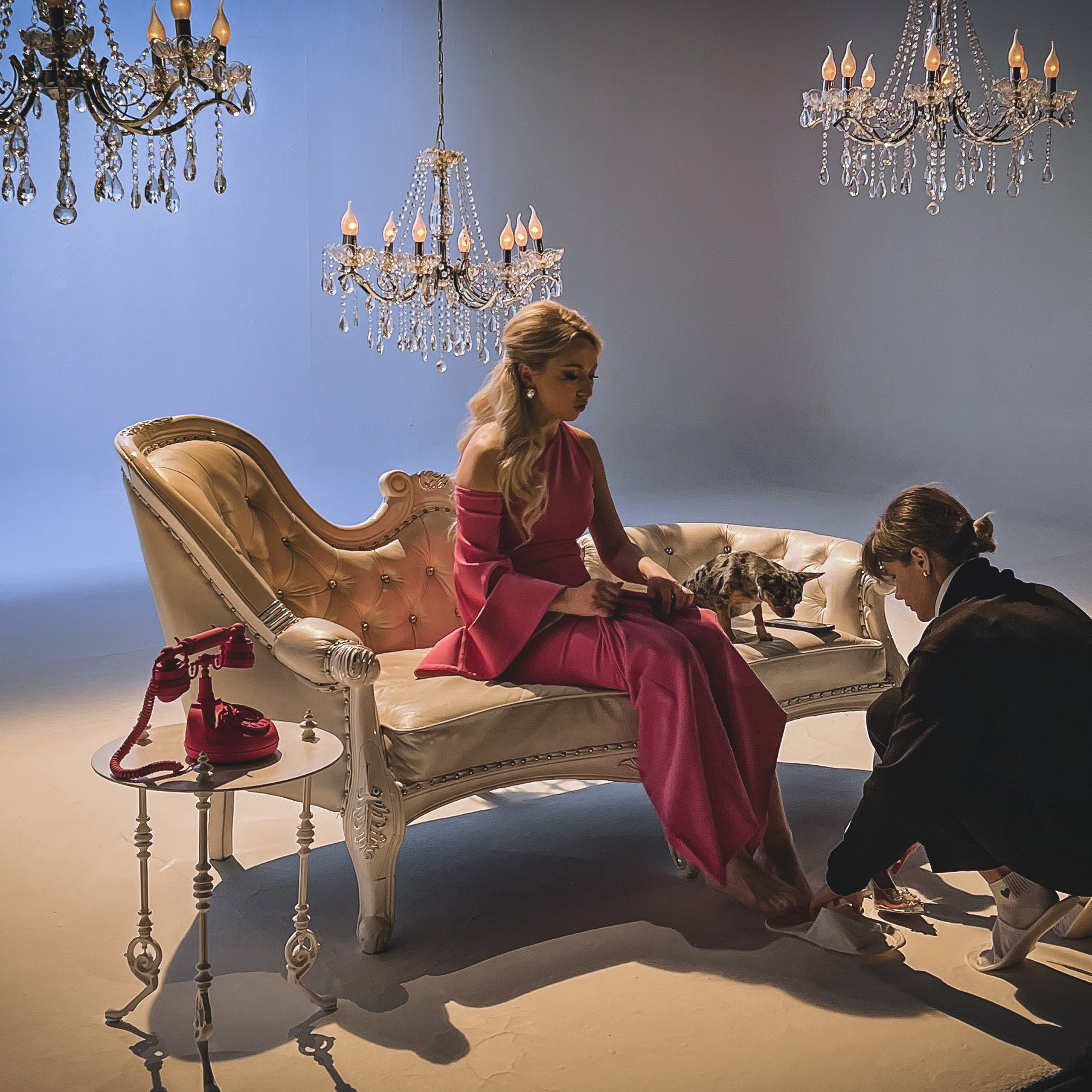 Бэкстейдж со съемок клипа Хатико. Видеомейкер и фотограф Кэтрин.Филм