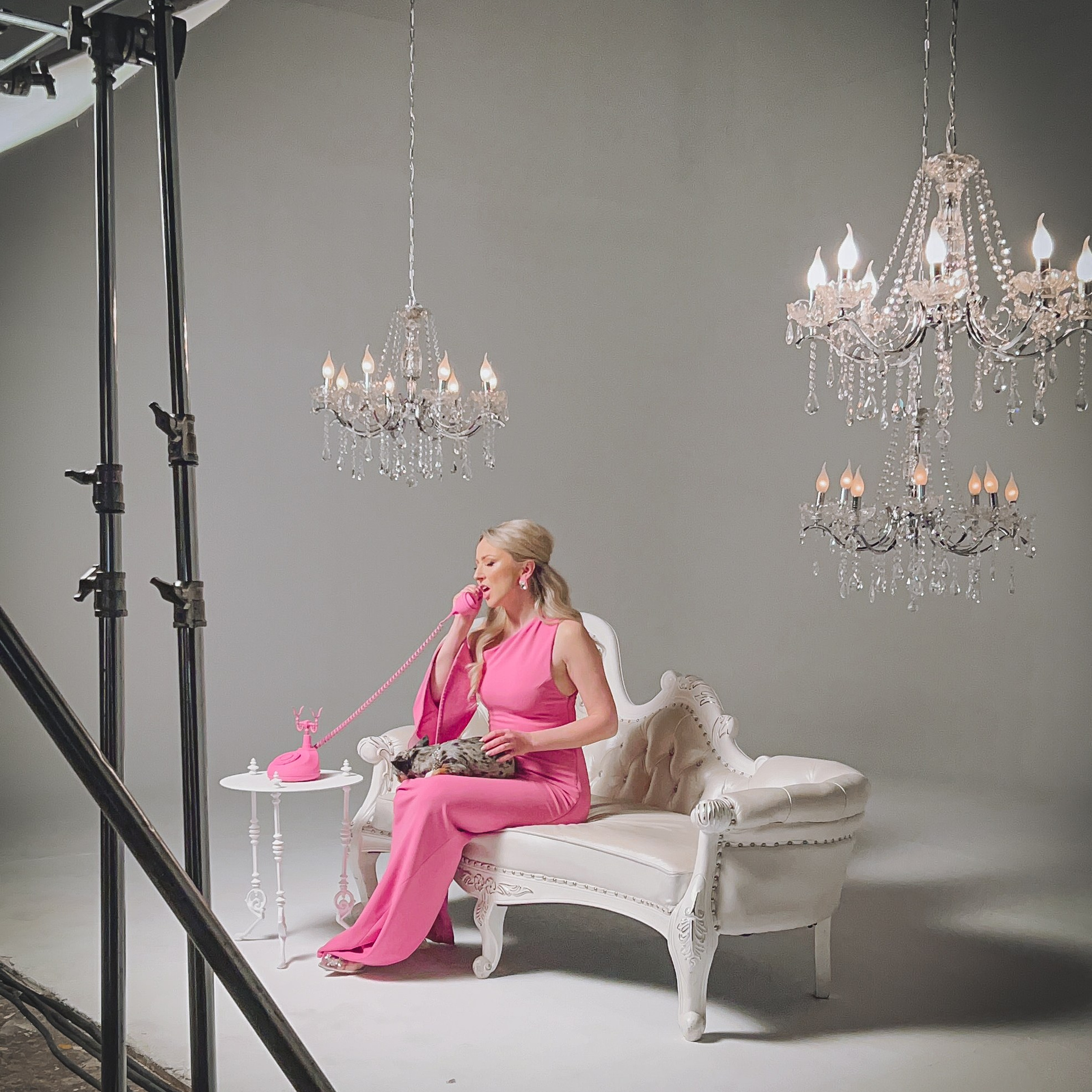 Бэкстейдж со съемок клипа Хатико. Видеомейкер и фотограф Кэтрин.Филм