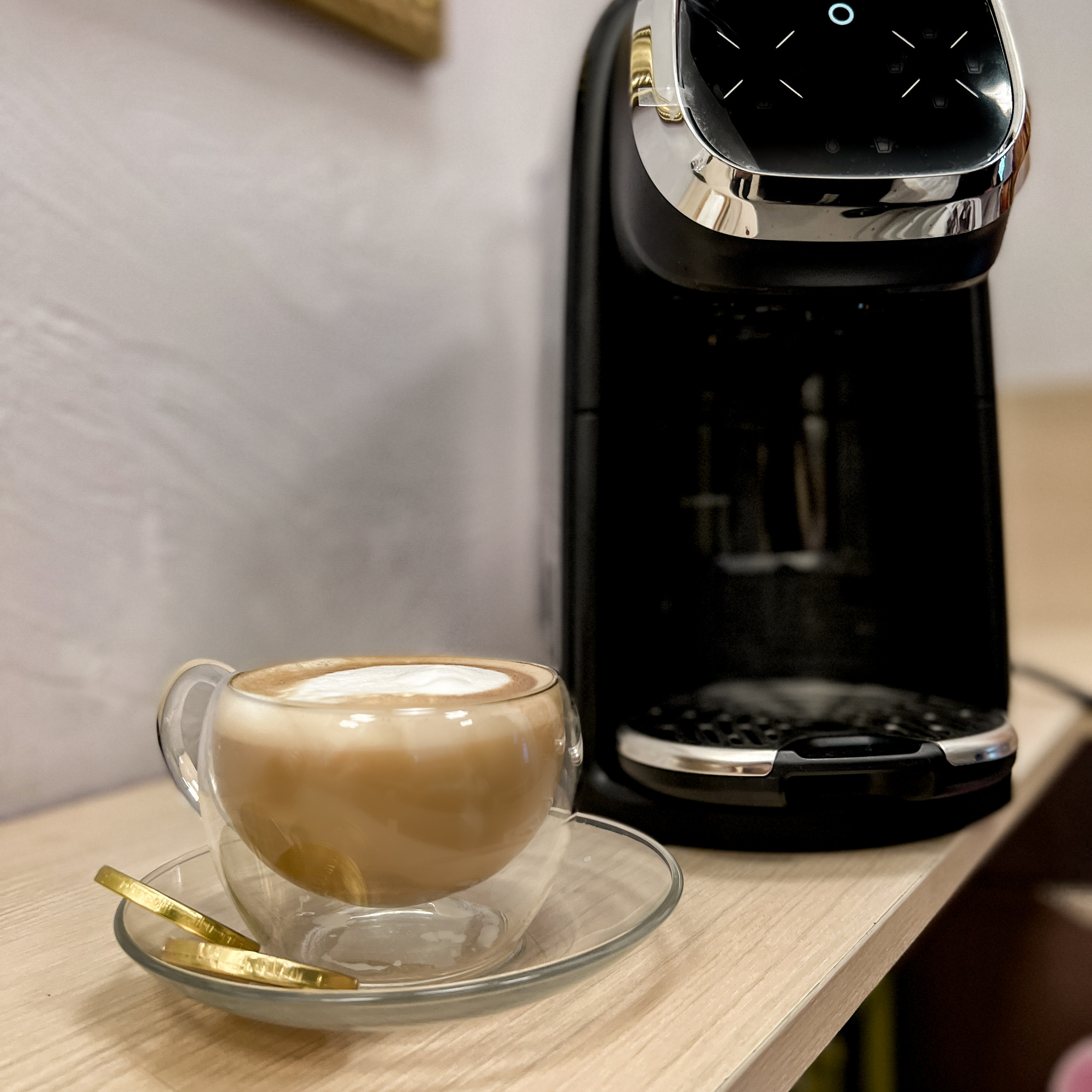 Для салона красоты. Видеомейкер и фотограф Кэтрин.Филм