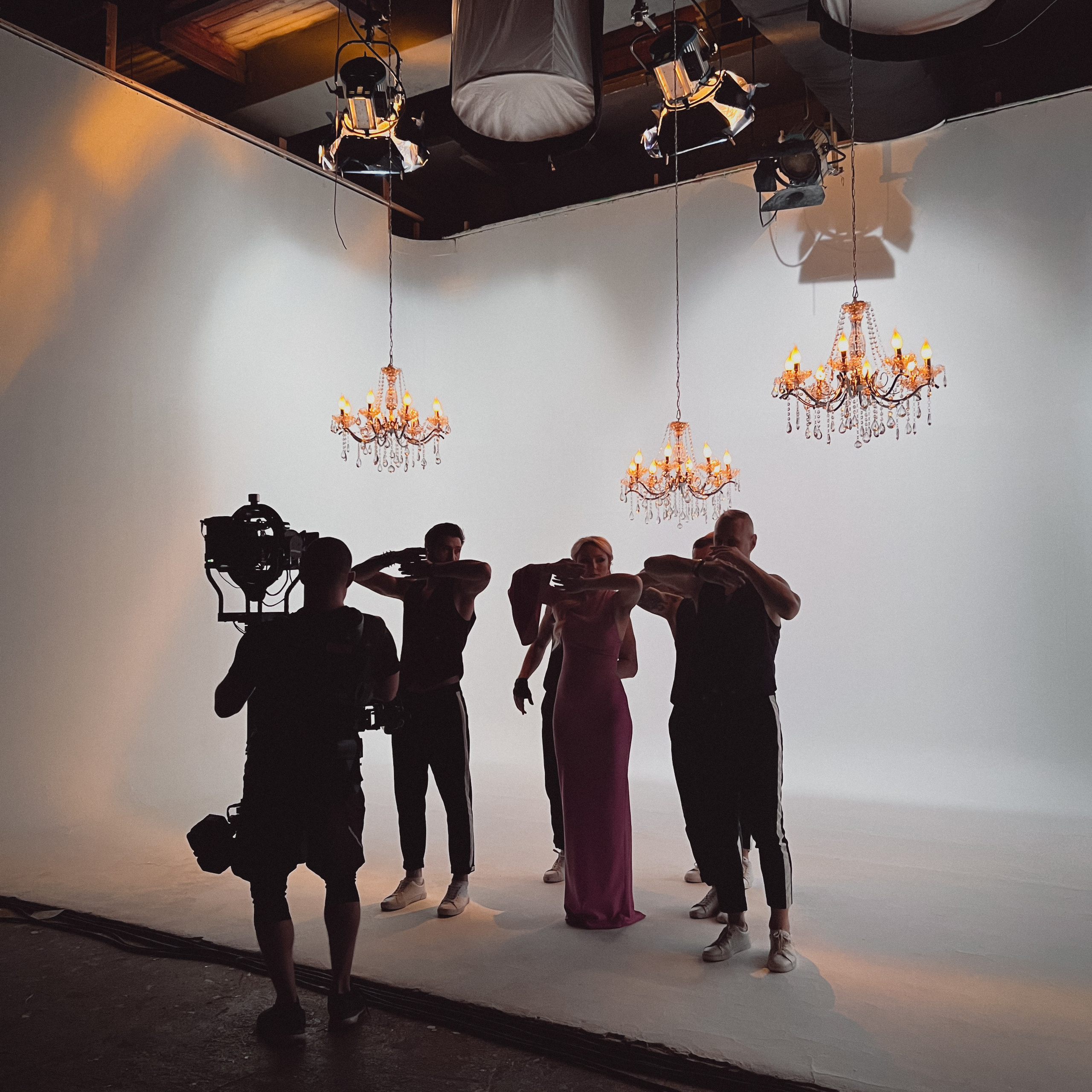 Бэкстейдж со съемок клипа Хатико. Видеомейкер и фотограф Кэтрин.Филм