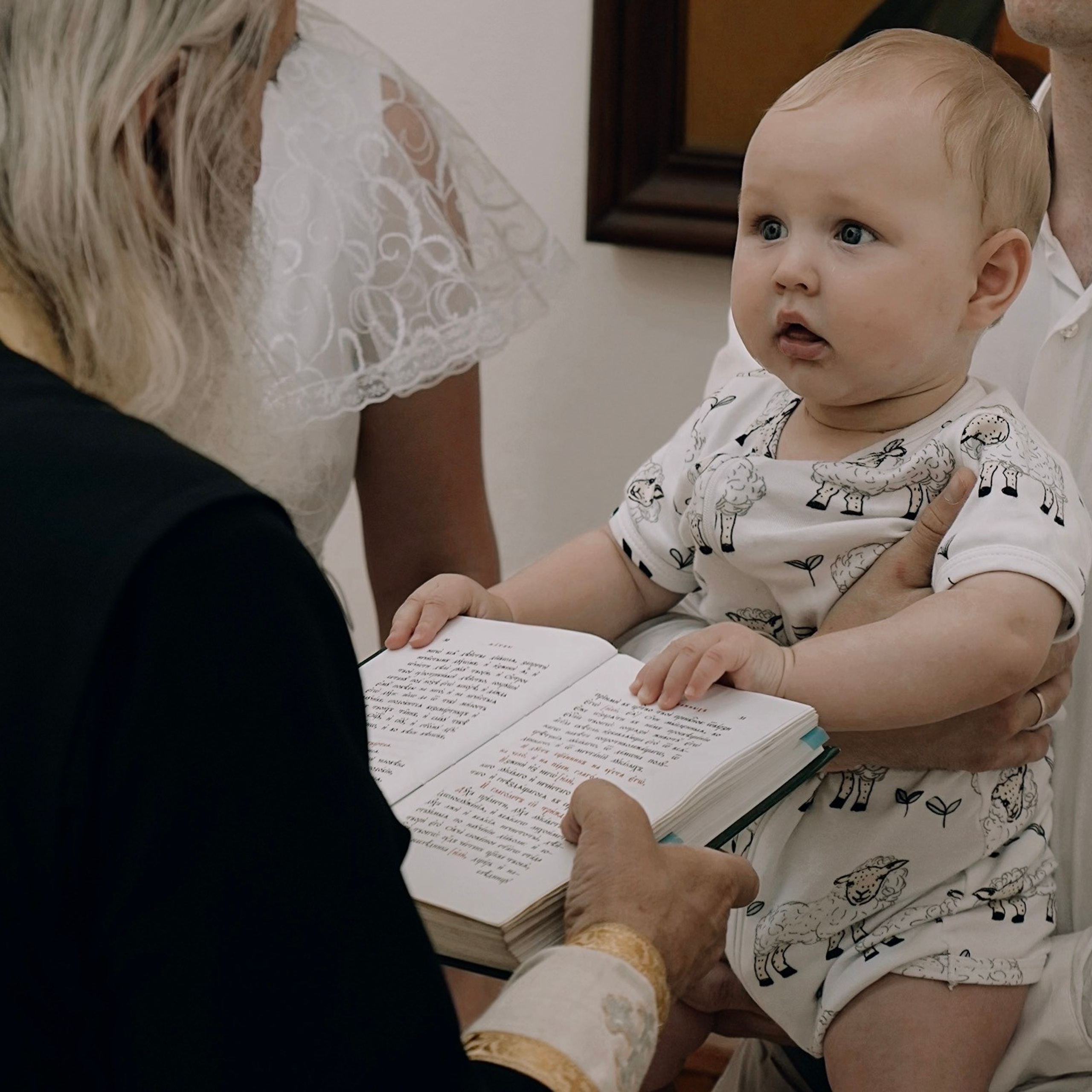 Крестины ребенка. Видеомейкер и фотограф Кэтрин.Филм