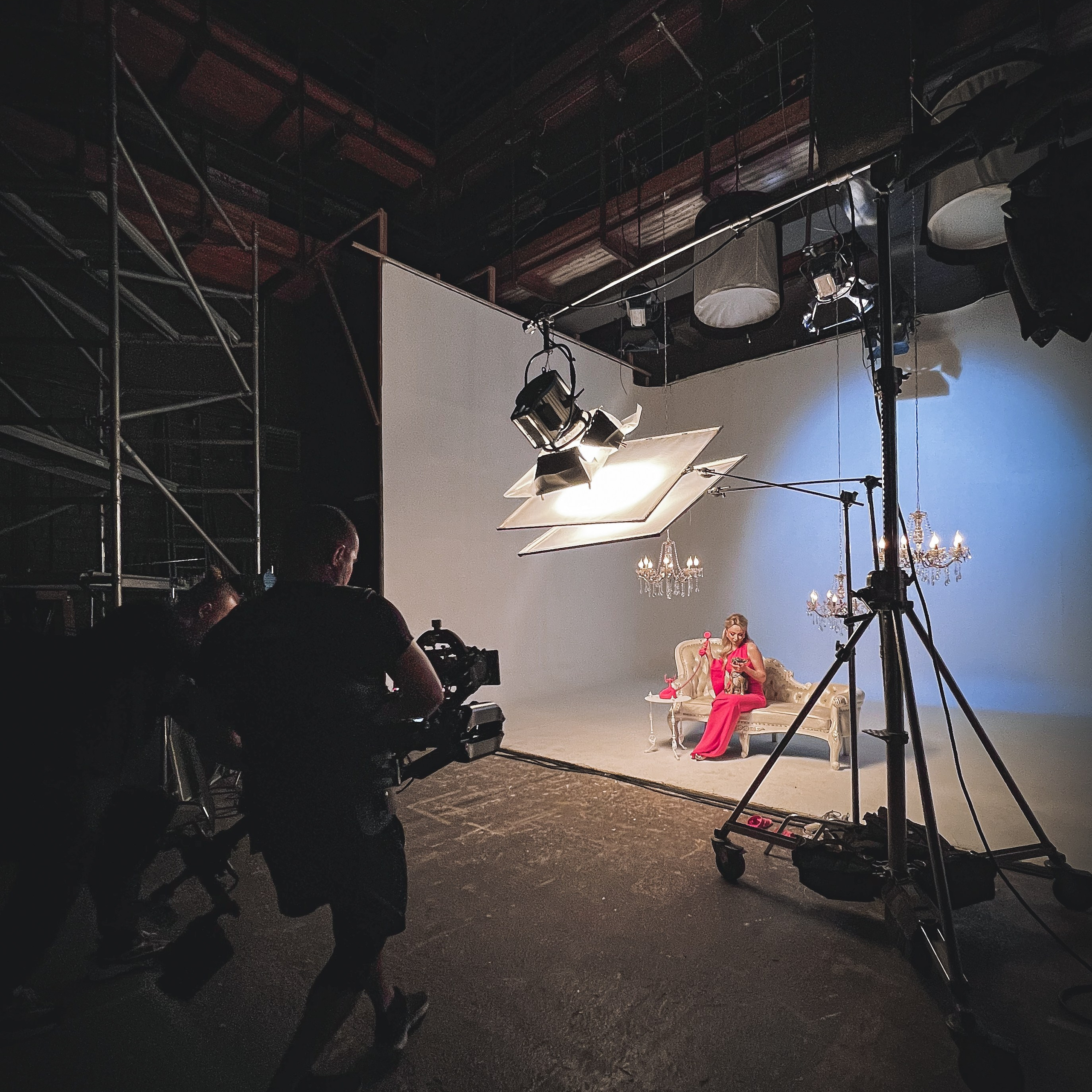 Бэкстейдж со съемок клипа Хатико. Видеомейкер и фотограф Кэтрин.Филм