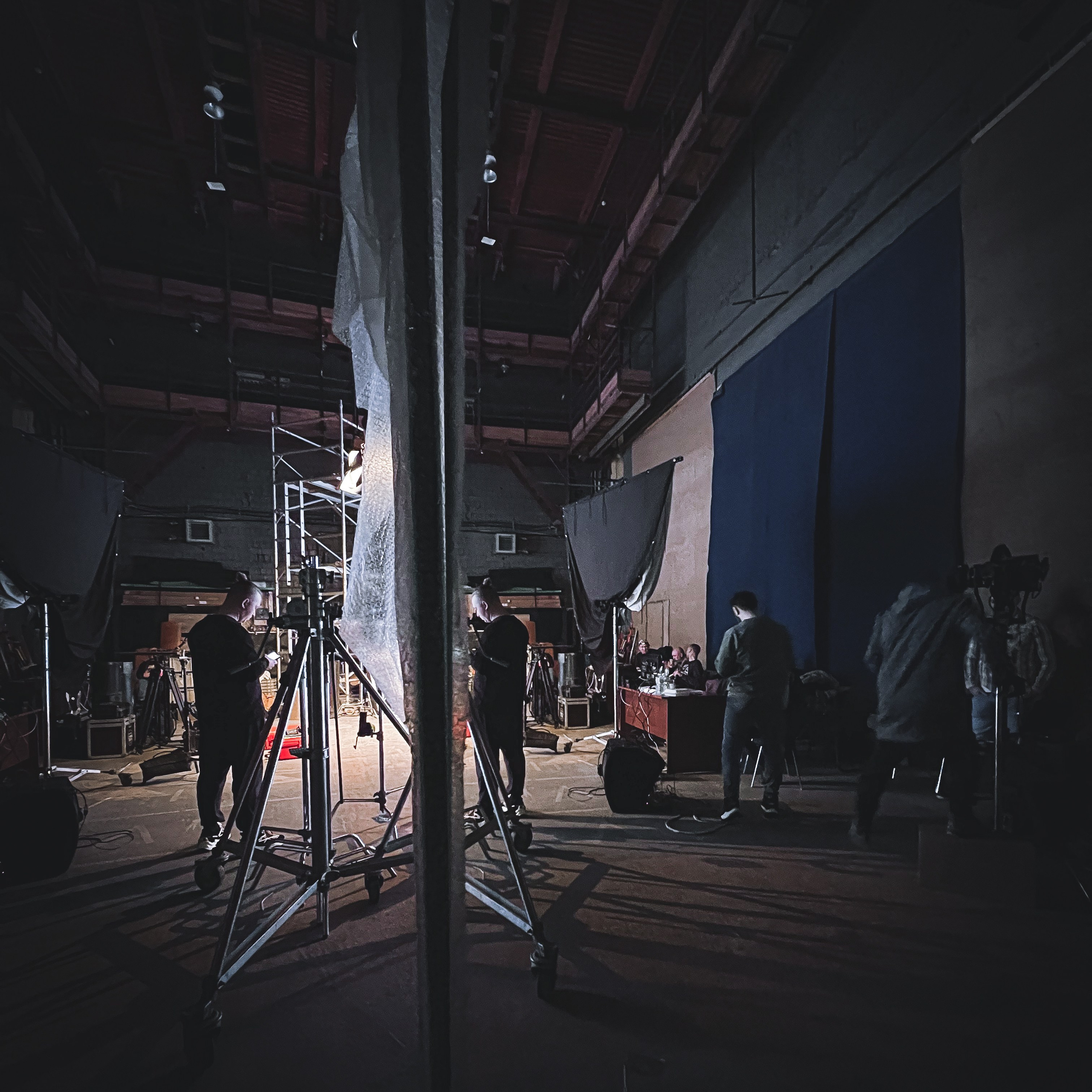 Бэкстейдж со съемок клипа Хатико. Видеомейкер и фотограф Кэтрин.Филм