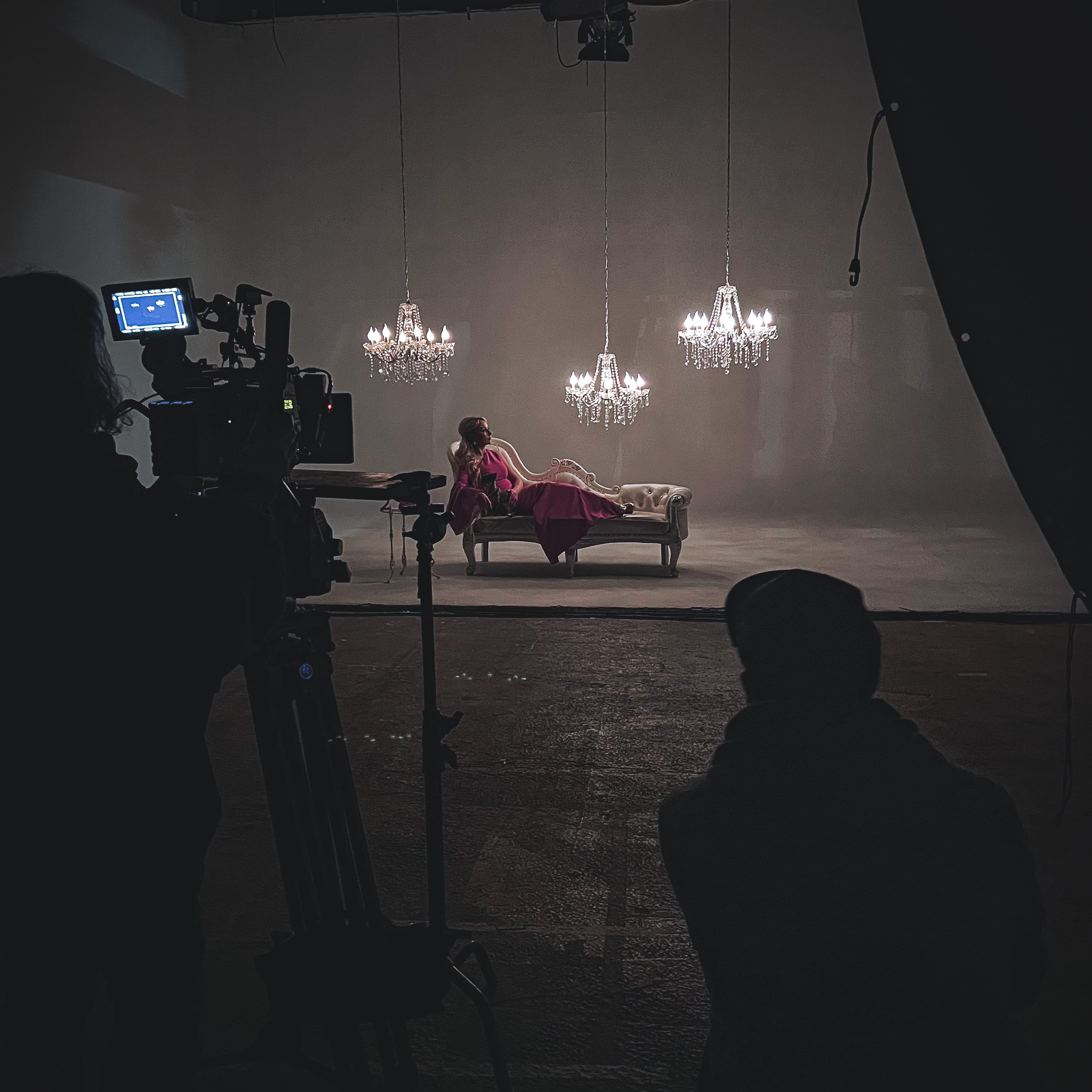 Бэкстейдж со съемок клипа Хатико. Видеомейкер и фотограф Кэтрин.Филм