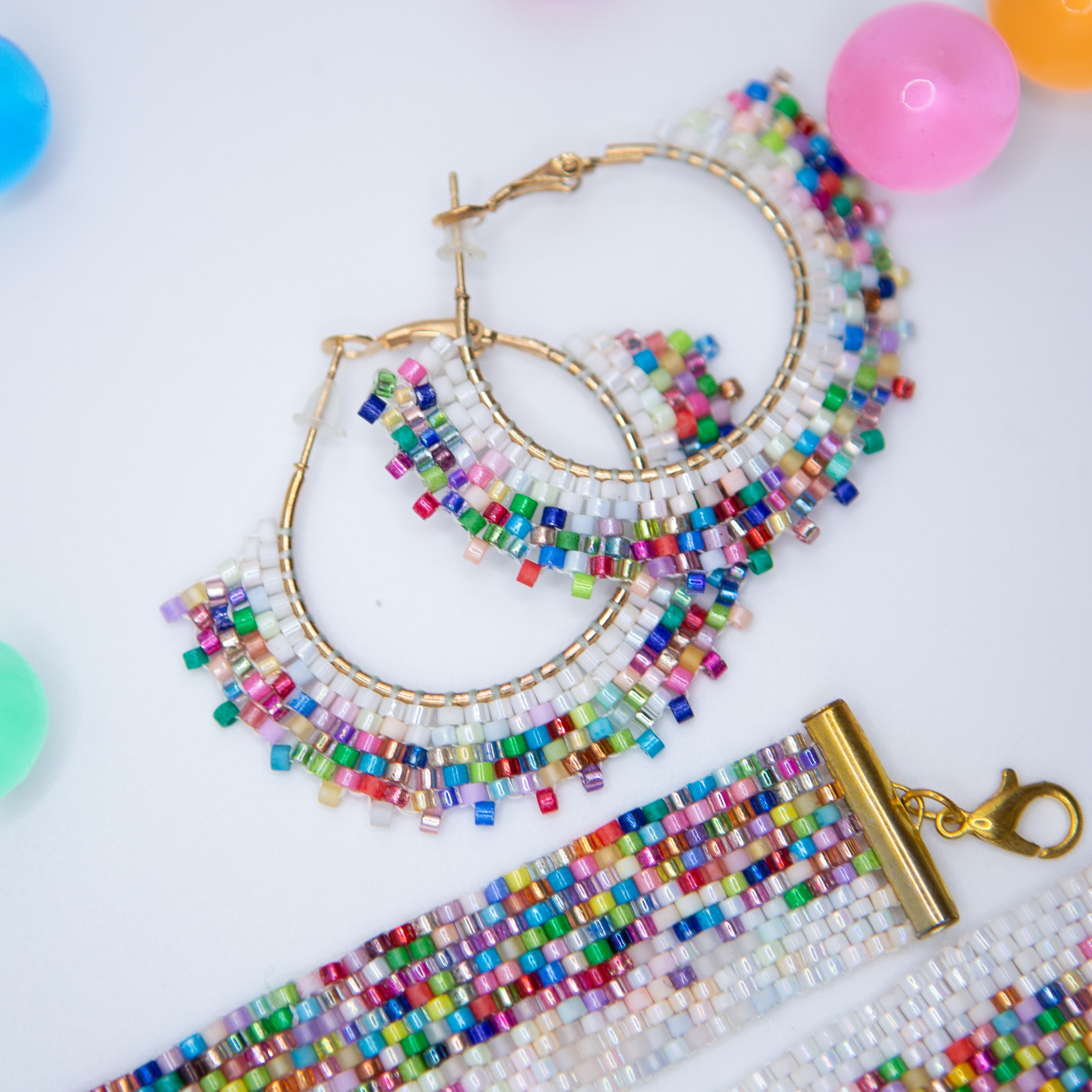 Бижутерия из бисера «MIX Biser»