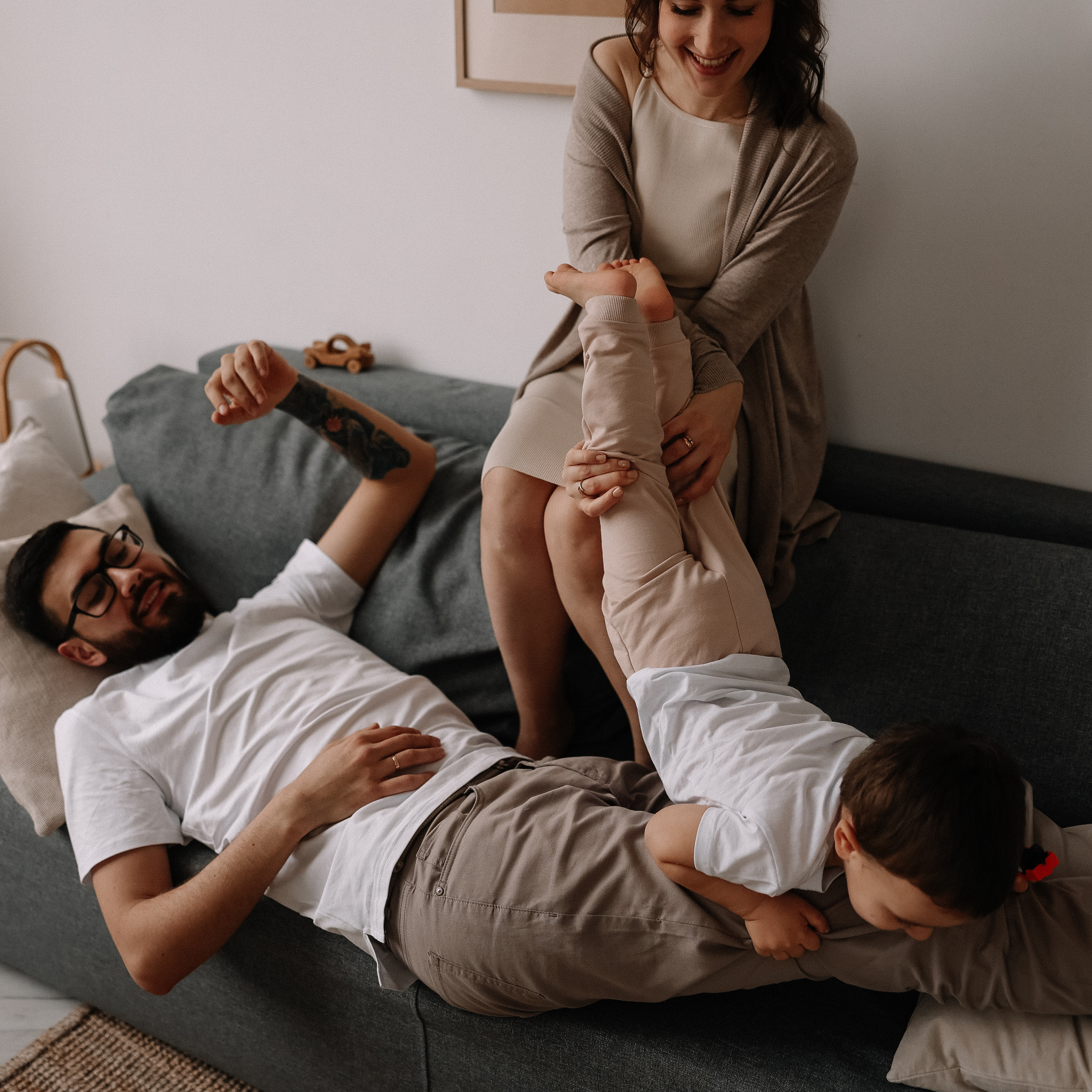 Рядом и с улыбкой