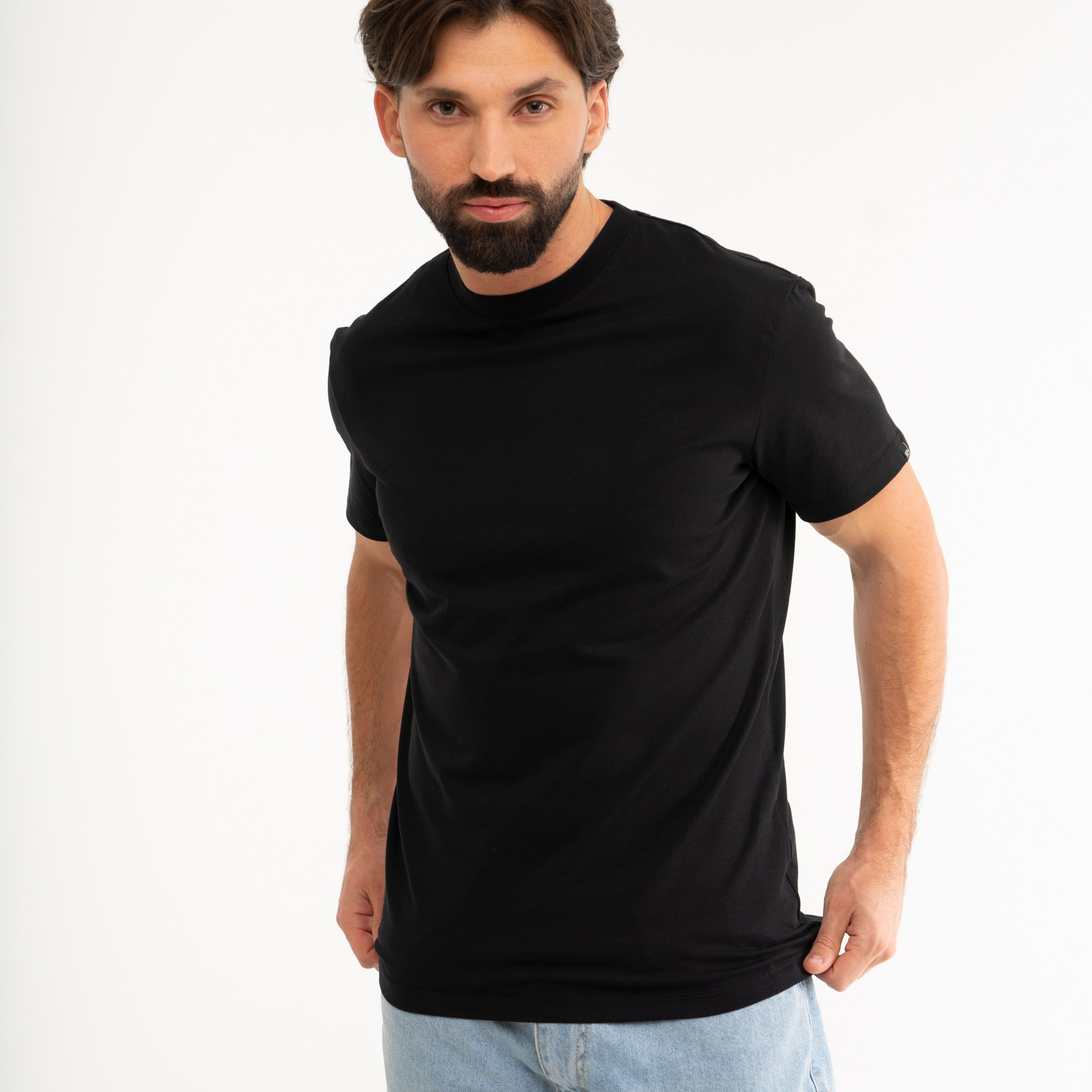 Мужские футболки — каталог