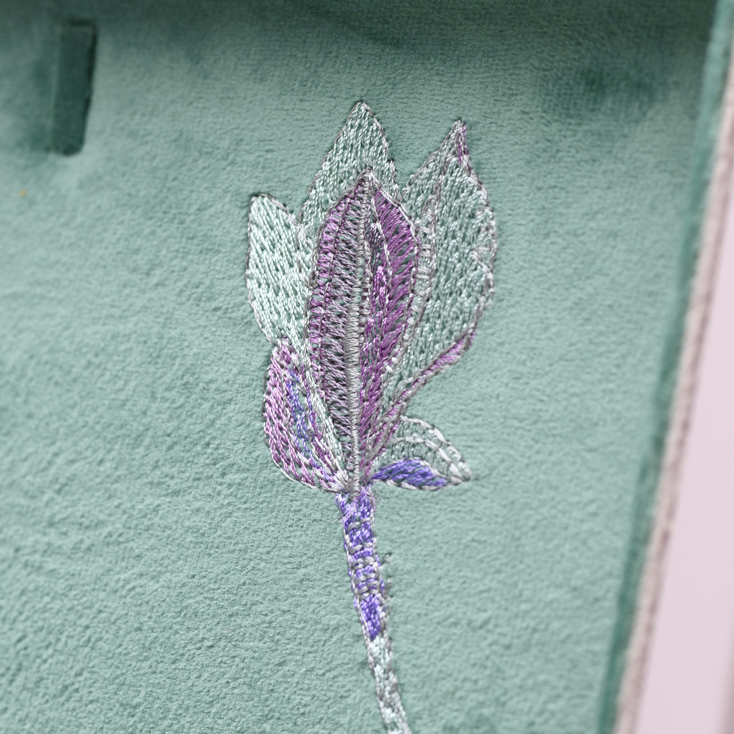 Ювелирная шкатулка розовая