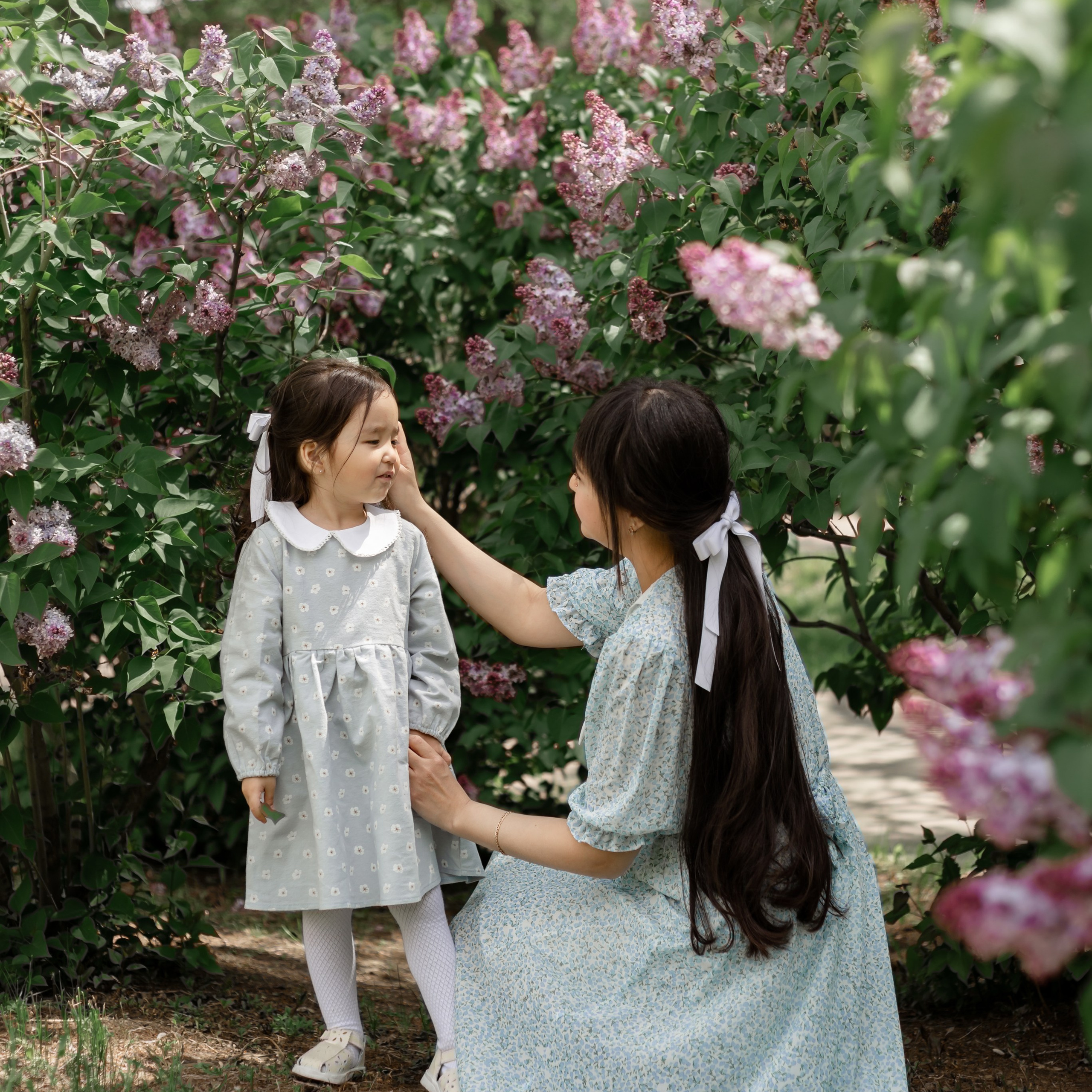 Салтанат и Азиза