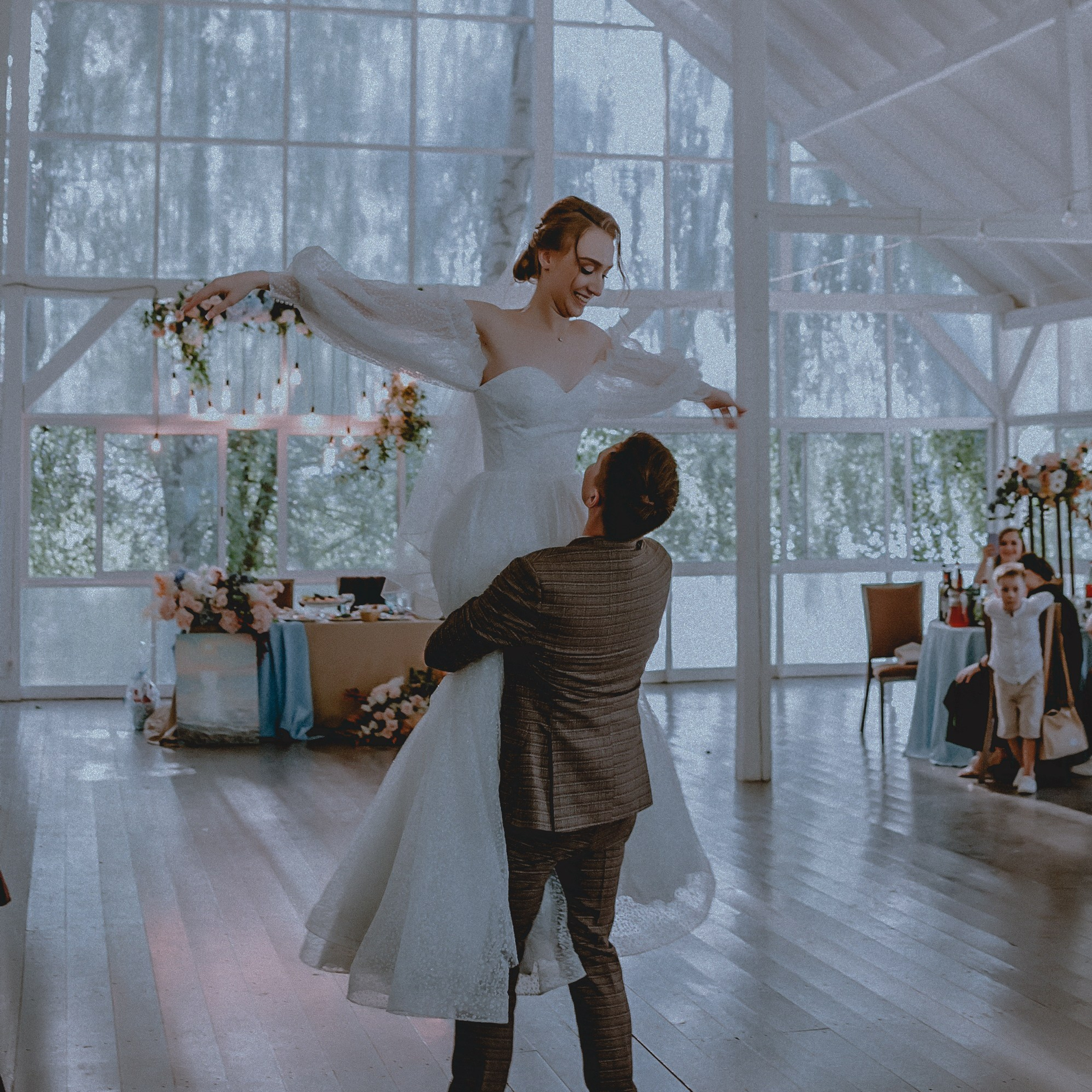 Отзывы. Свадебный и семейный фотограф в Москве Сажина Кристина КиМ. Свадебный оператор в Москве Сажин Максим