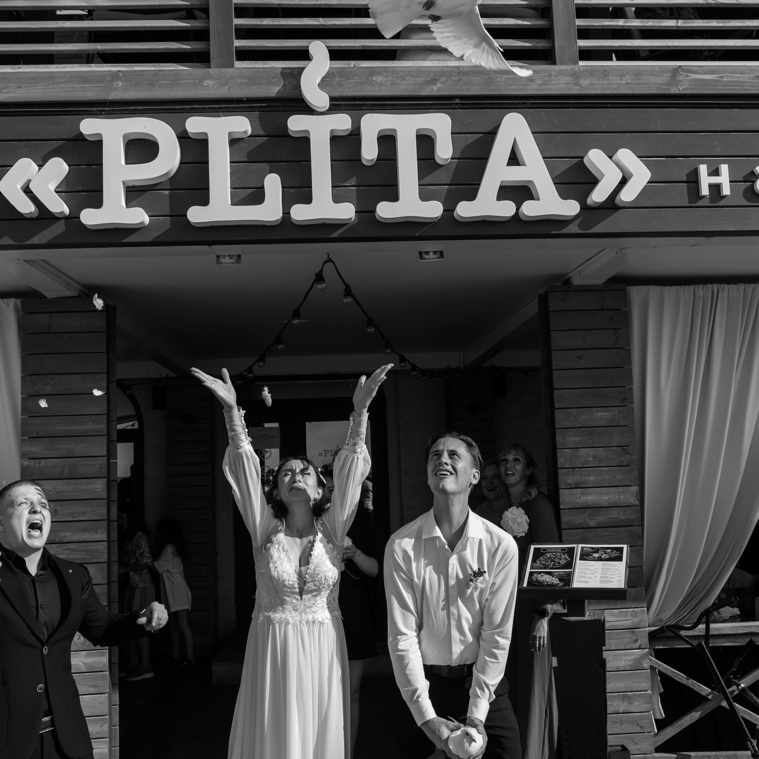 Отзывы о фотографе. Лучший фотограф города. Топ 100. Топ 10. Лучший фотограф. Профессионал. реальные фото со свадьбы, примеры работ фотограф. Профессиональная фотосъемка в Крыму. Натуральные эмоции и живые кадры. Забронируйте дату прямо сейчас!