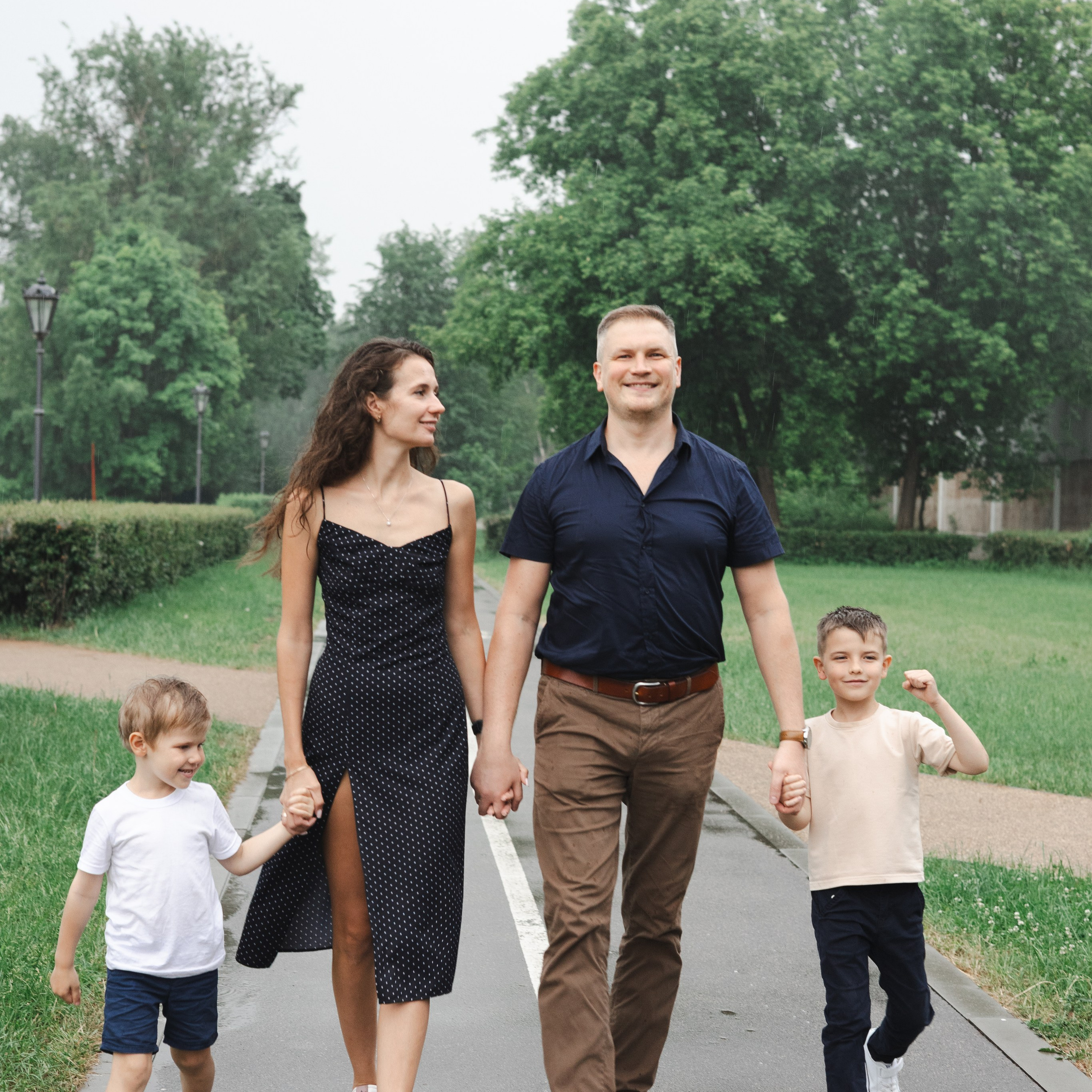 Андрей, Лиза с сыновьями