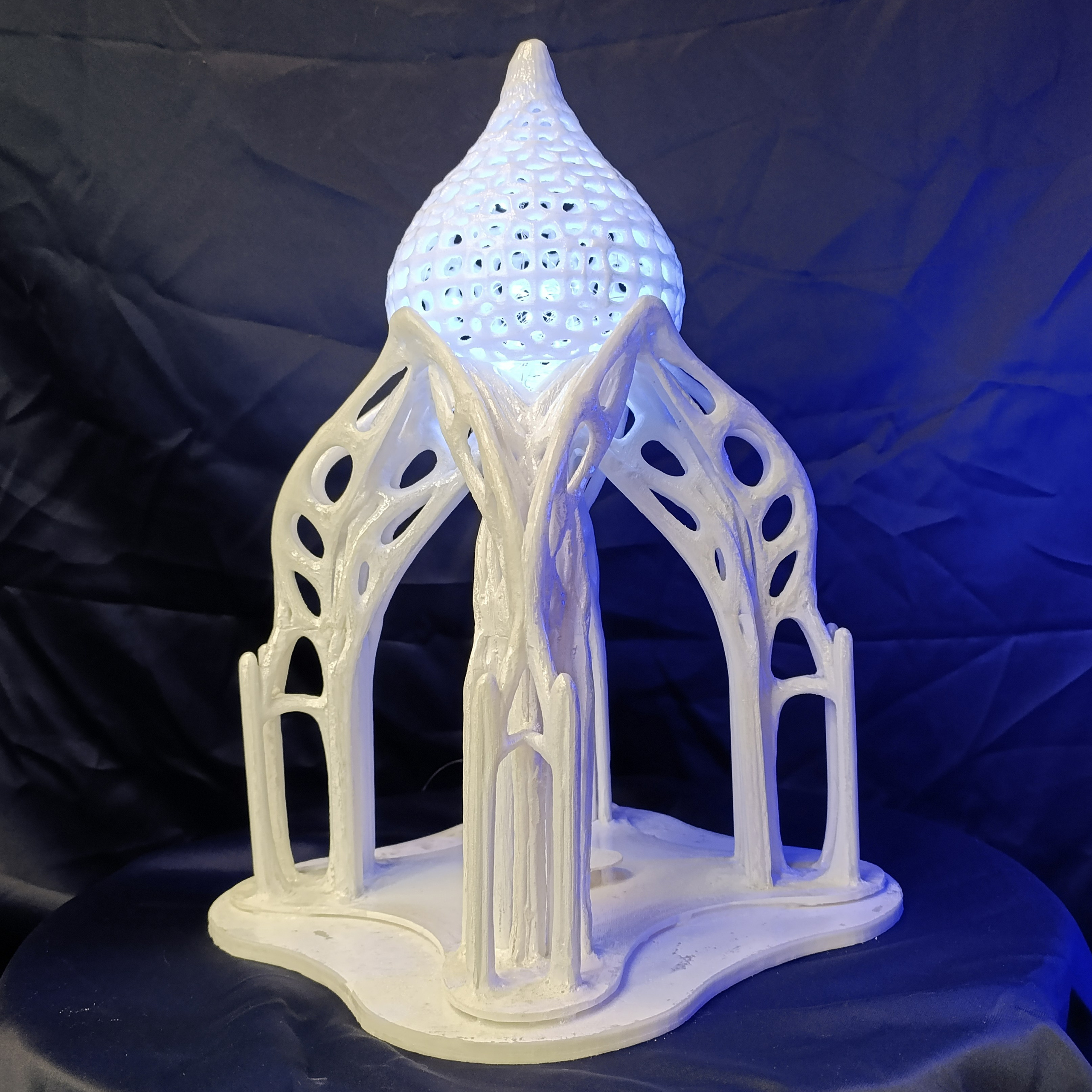 Дыхание берез #100: Объект из переработанного пластика. Саша Малышева ● Художник