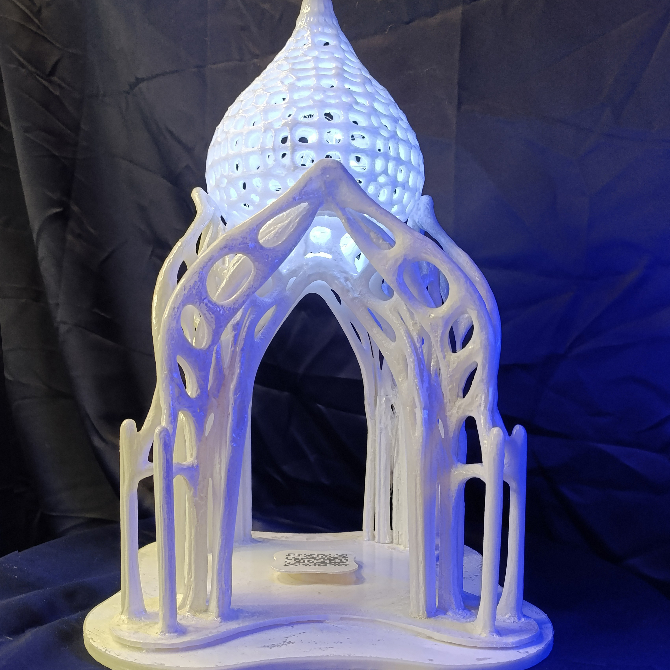 Дыхание берез #100: Объект из переработанного пластика. Саша Малышева ● Художник