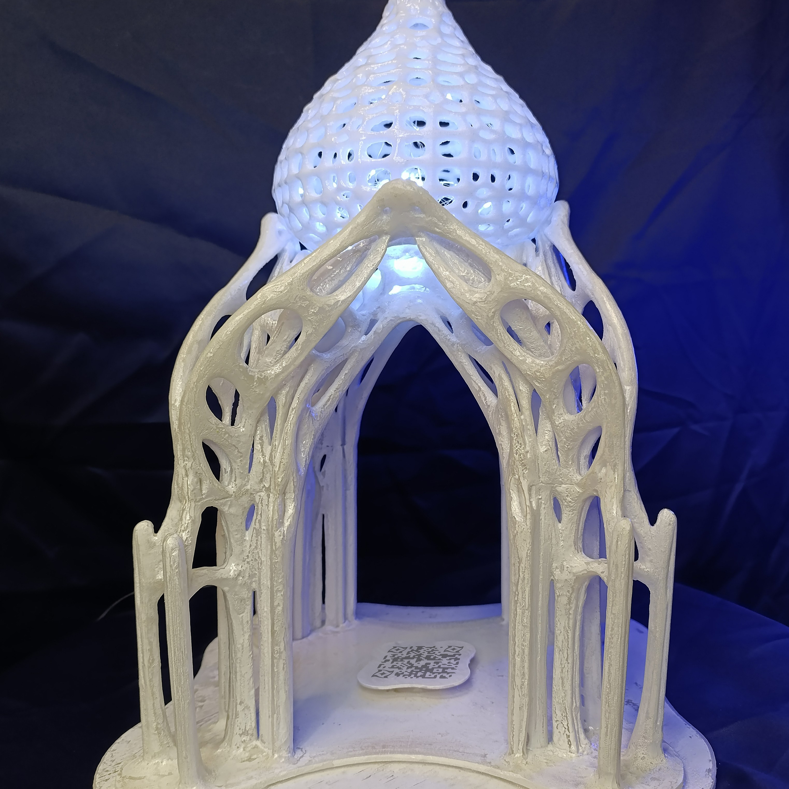 Дыхание берез #100: Объект из переработанного пластика. Саша Малышева ● Художник