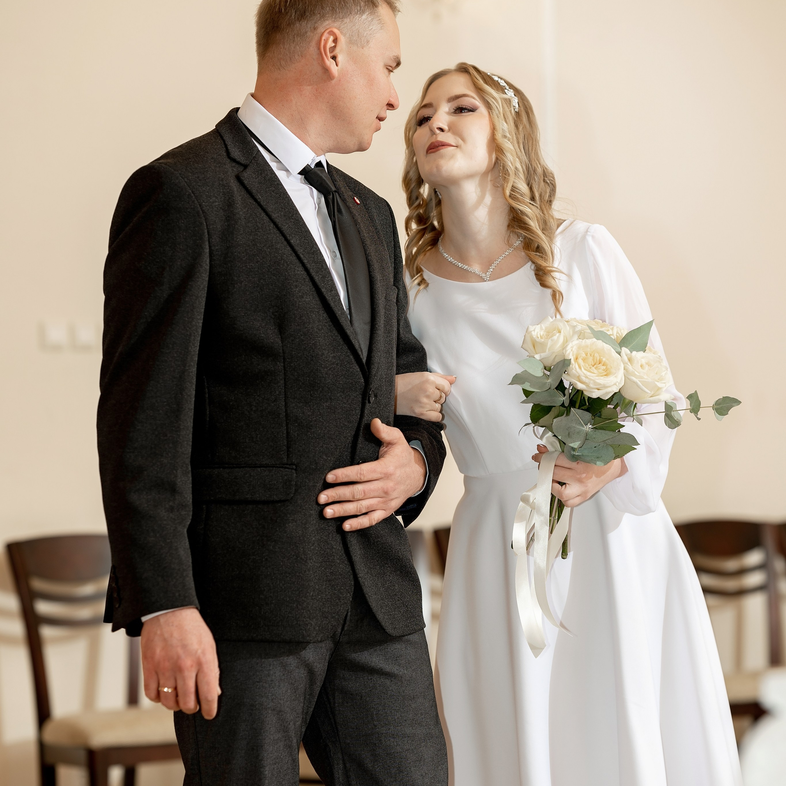 Артём Анжела. Eewa.ru