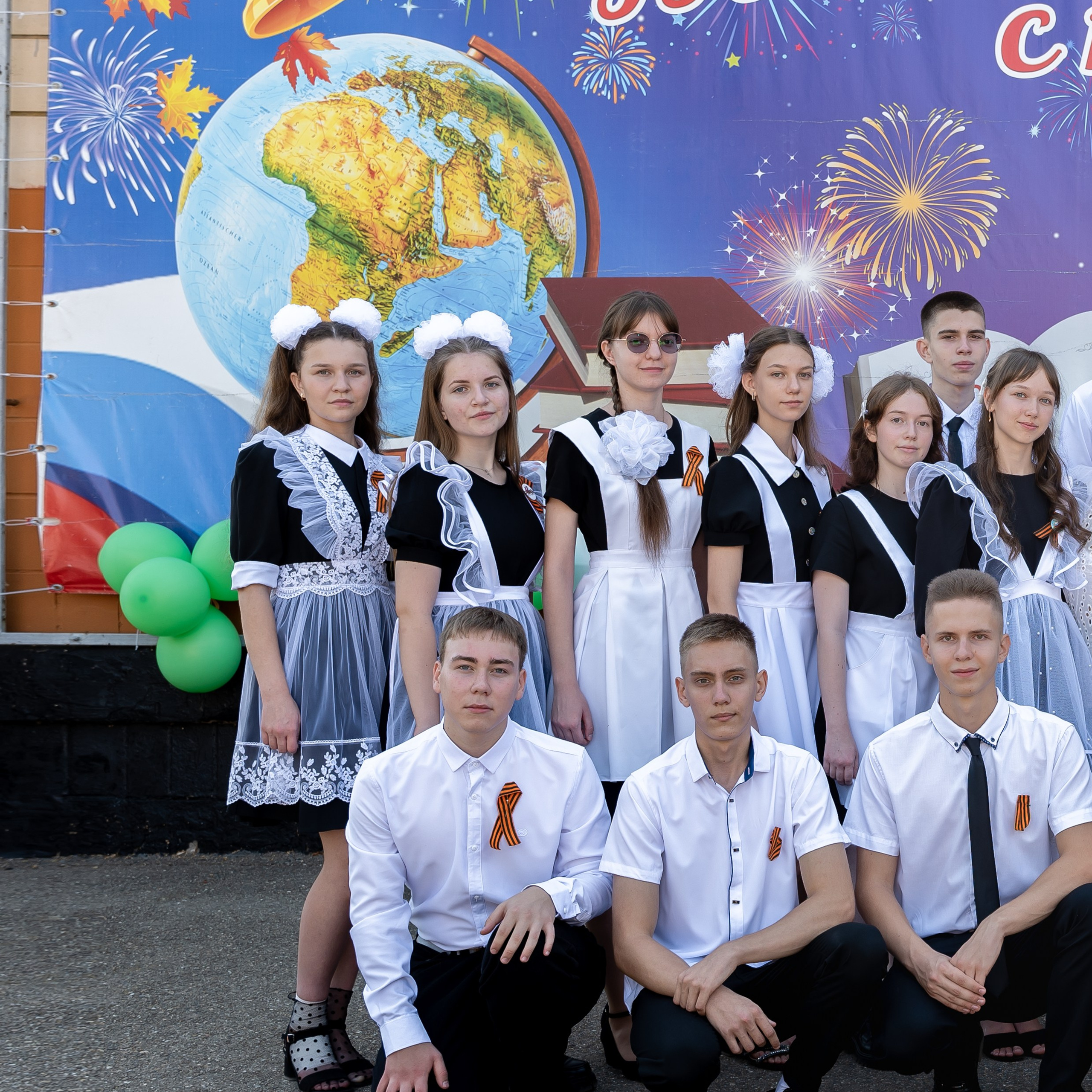 Выпускной альбом Для 9, 11 класса от 36 страниц. Eewa.ru