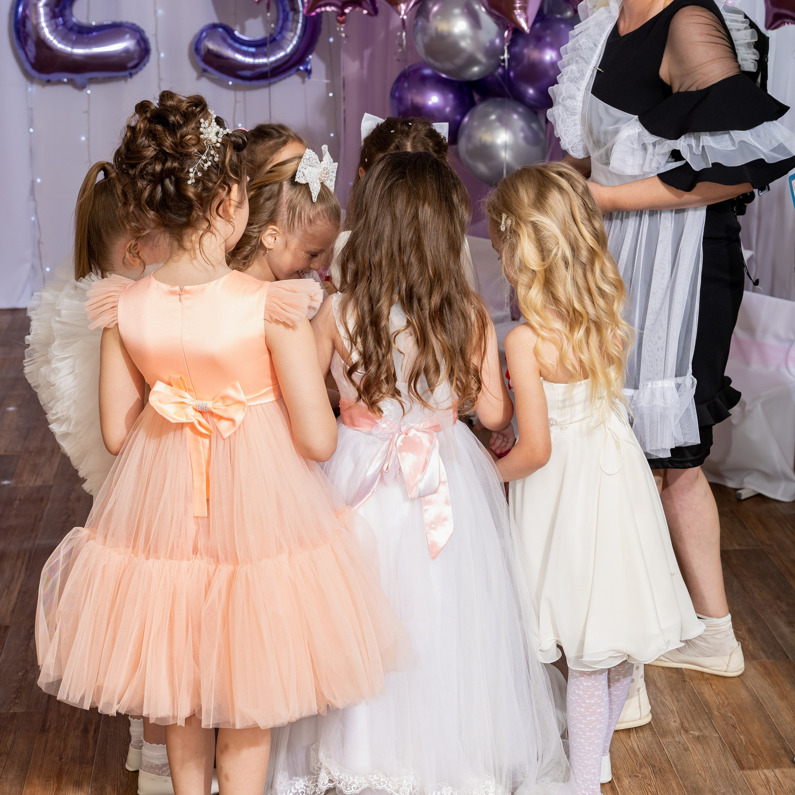 Фотосессия на выпускном утреннике в детсаду 2025. Eewa.ru