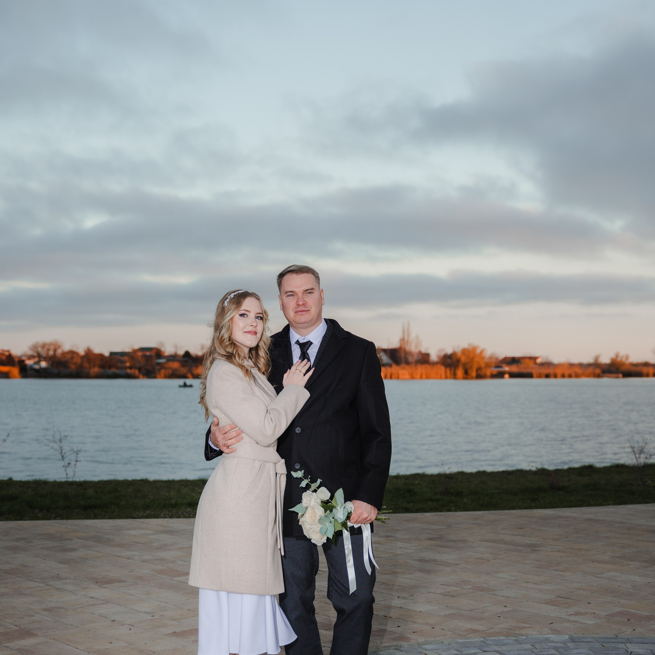 Артём Анжела. Eewa.ru