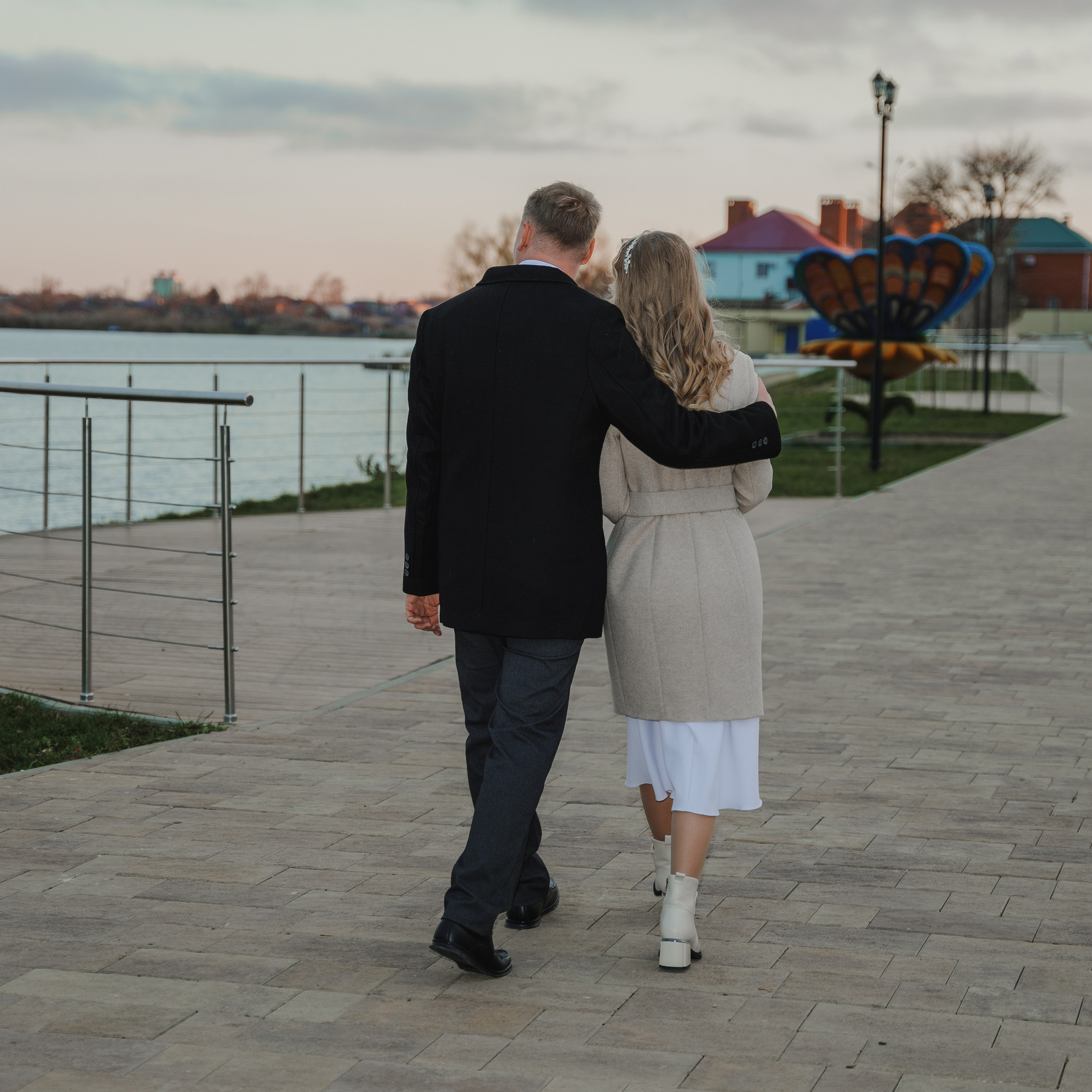 Артём Анжела. Eewa.ru