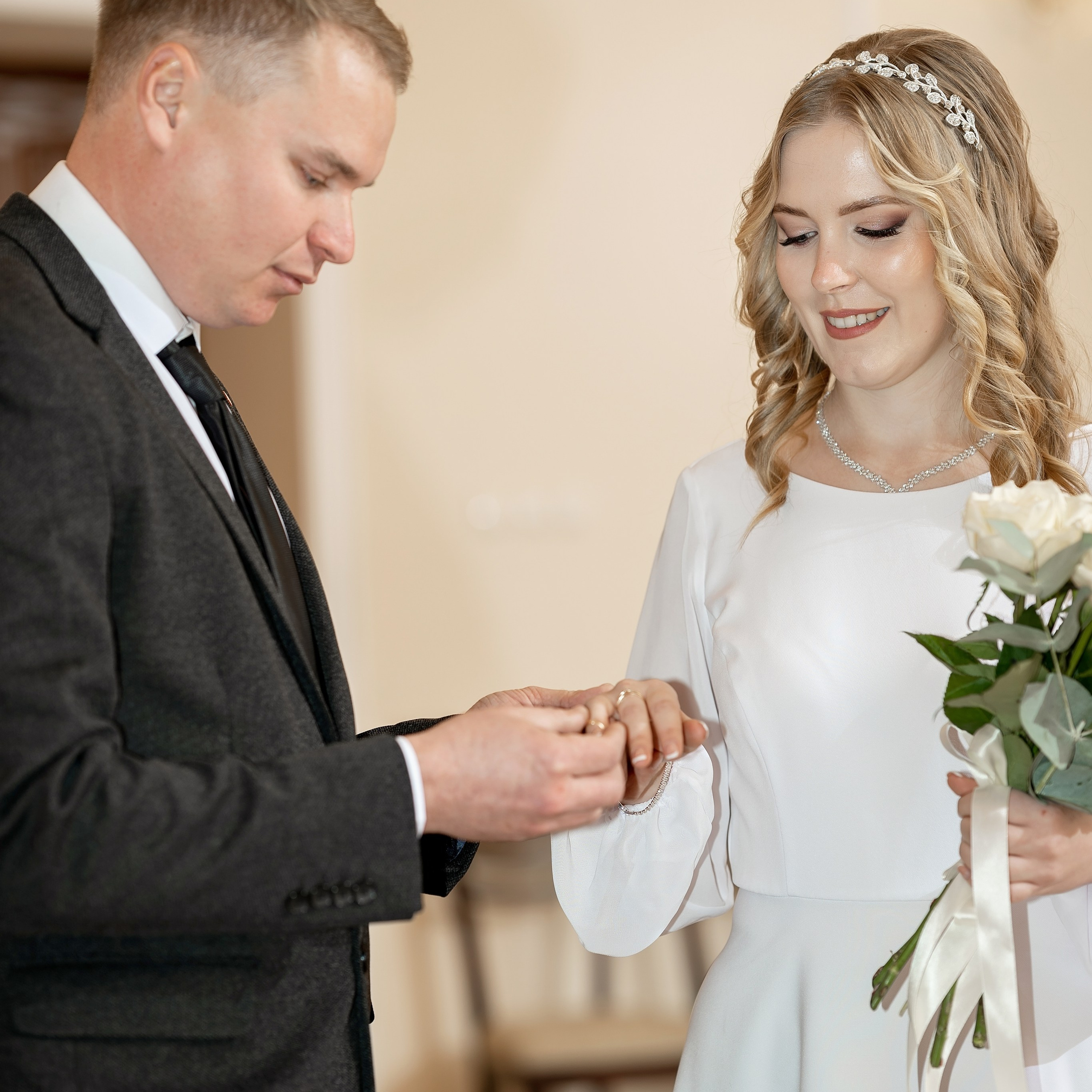 Артём Анжела. Eewa.ru