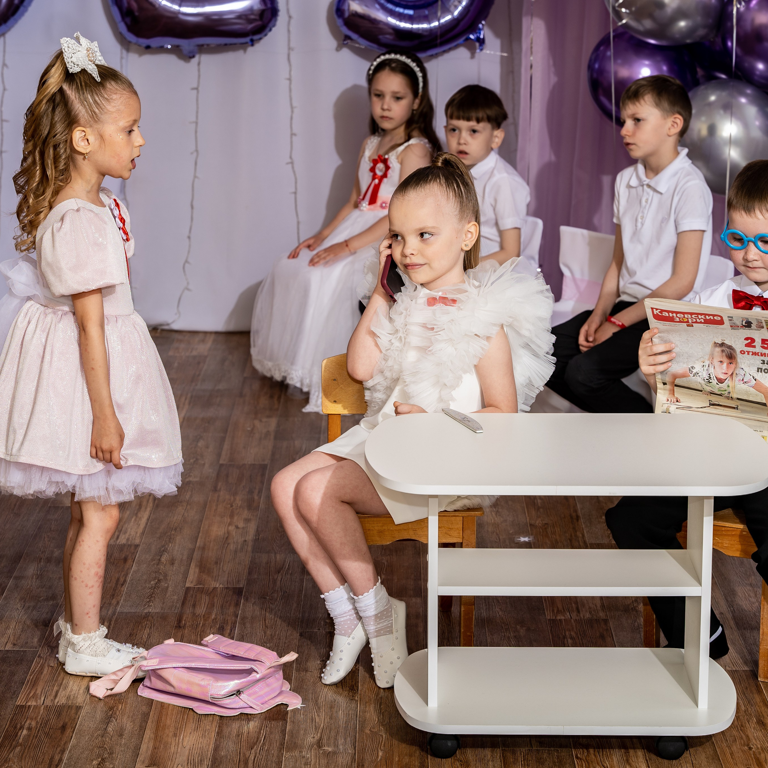 Фотосессия на выпускном утреннике в детсаду 2025. Eewa.ru