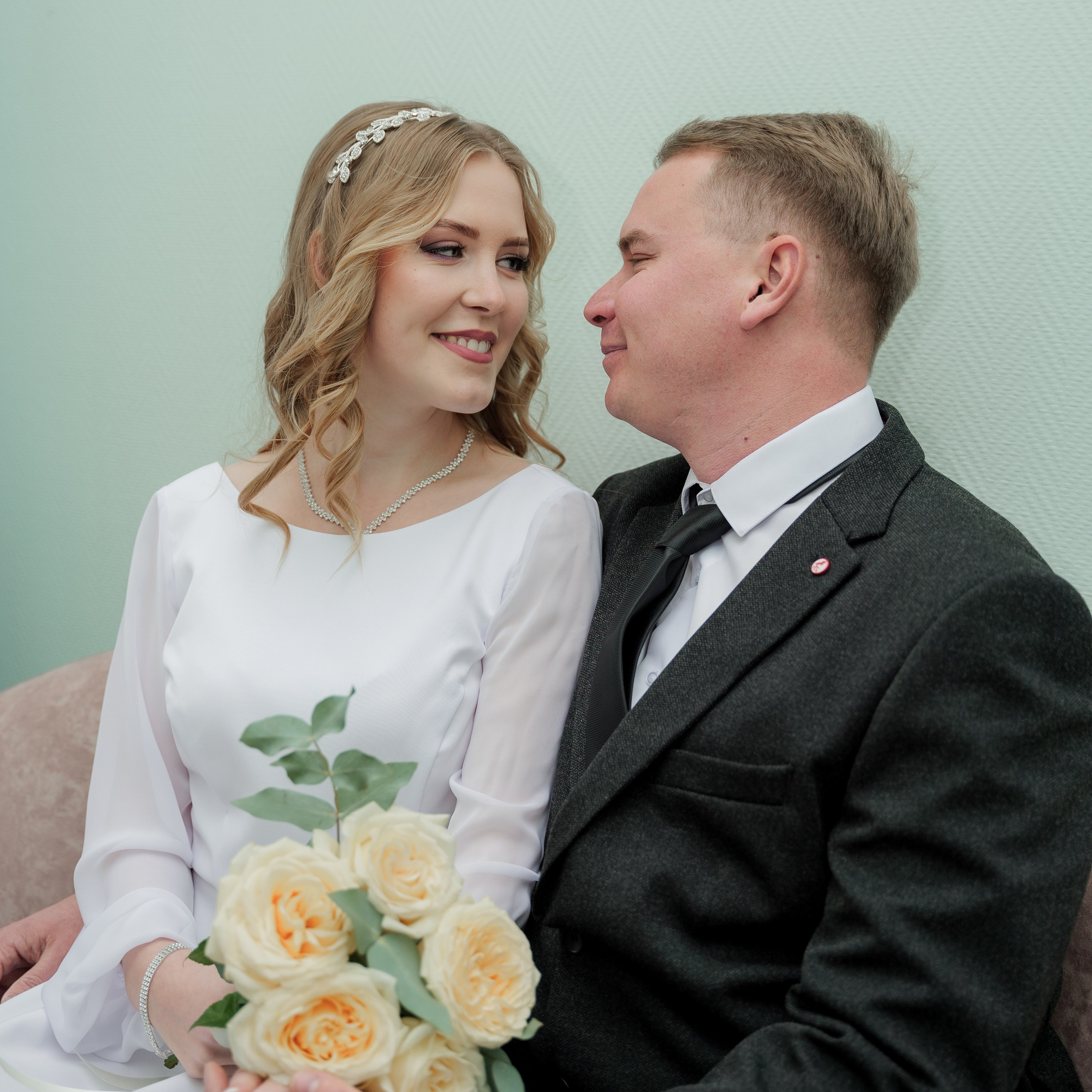 Артём Анжела. Eewa.ru