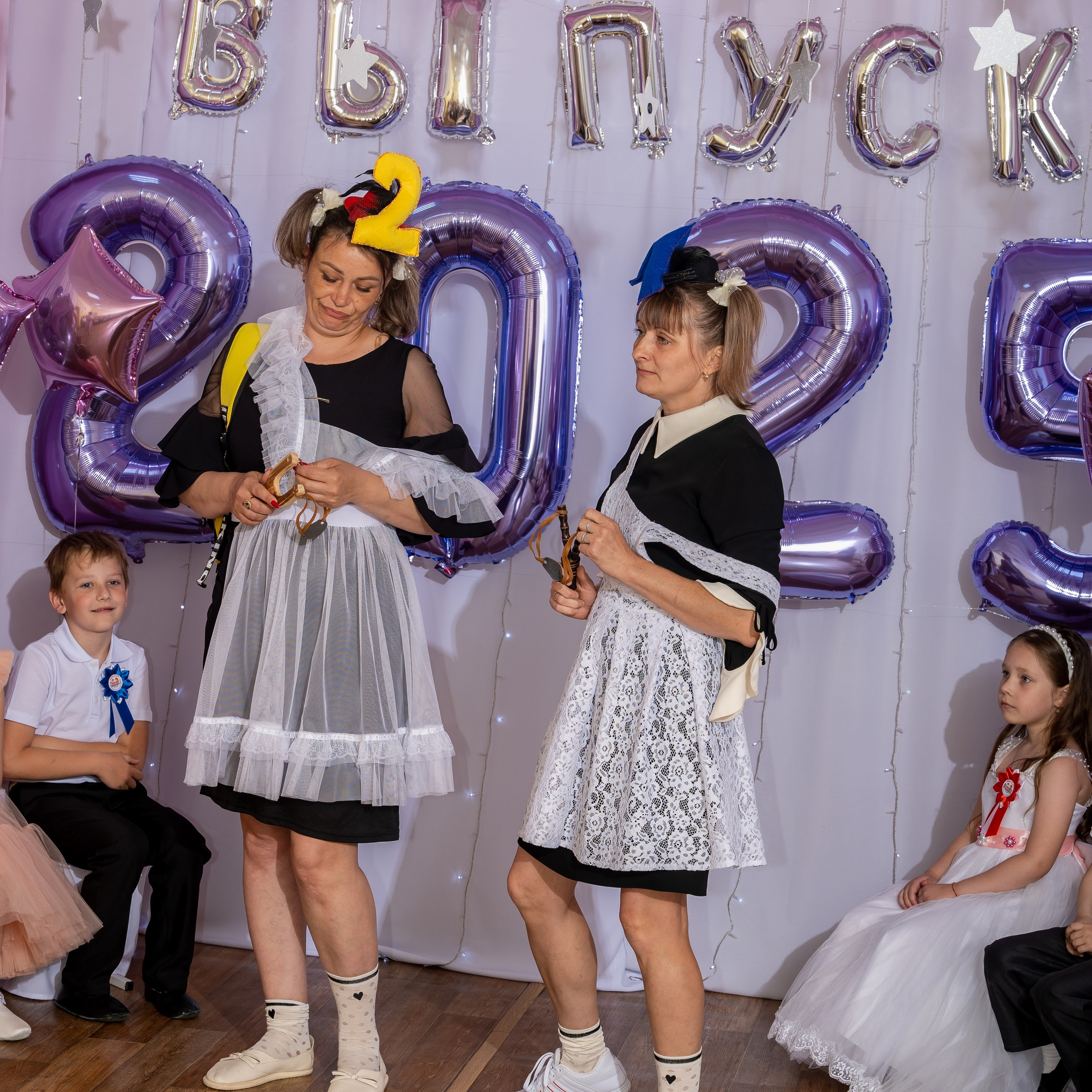 Фотосессия на выпускном утреннике в детсаду 2025. Eewa.ru